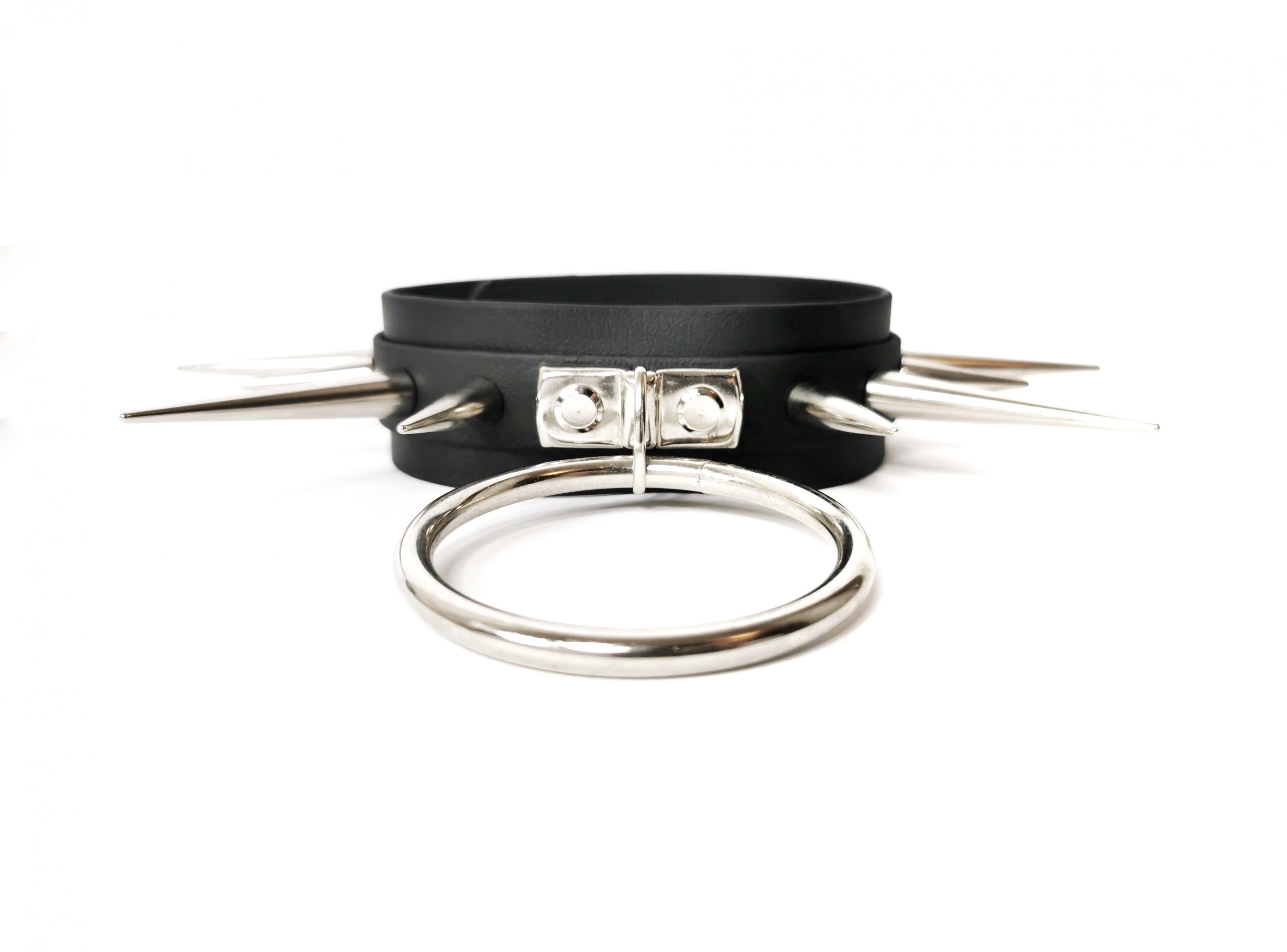 Sacred Sins Choker mit langen Nieten und O-Ring – Bild 2