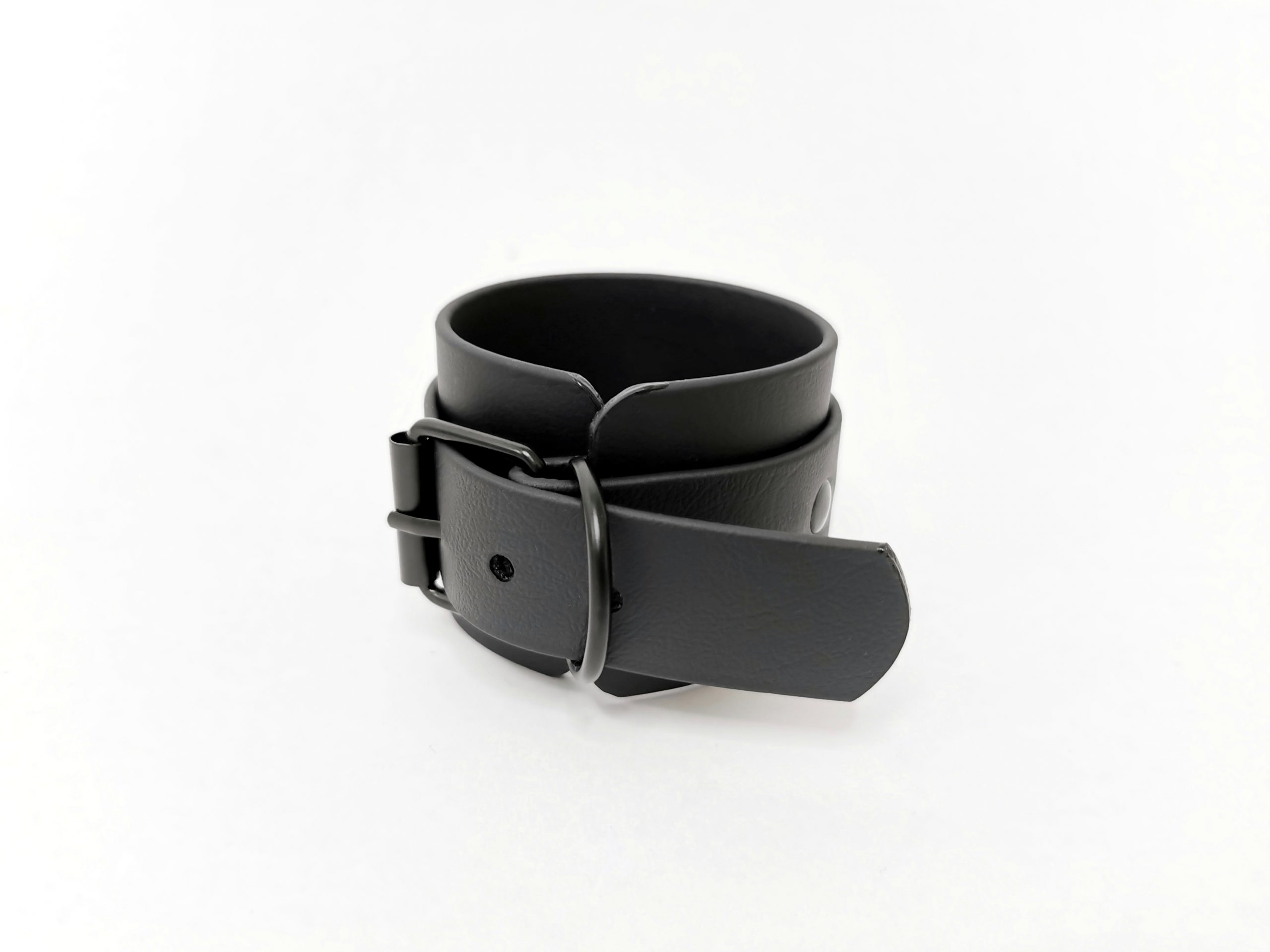 Sacred Sins Armband mit schwarzen Nieten – Bild 2