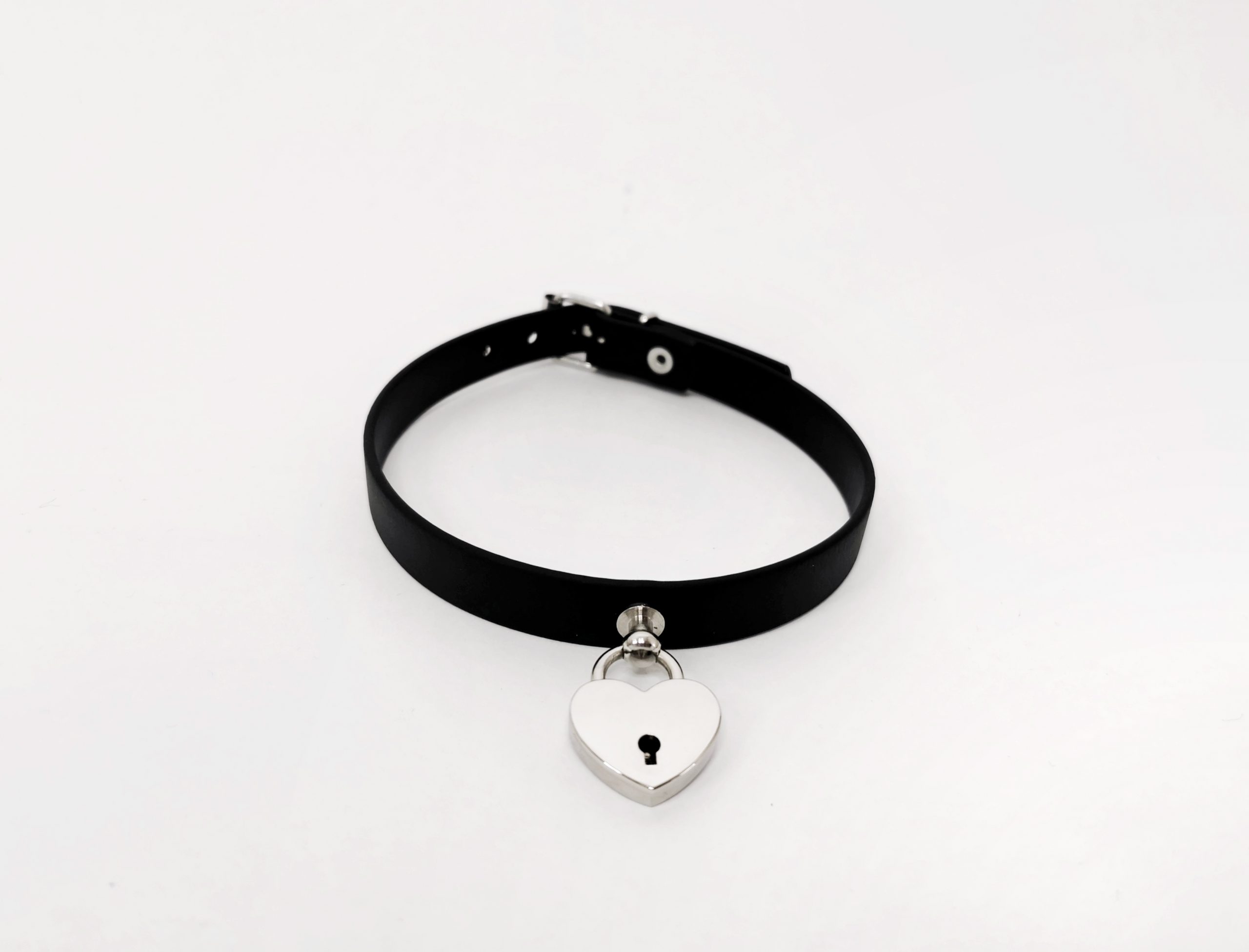 Sacred Sins Choker mit Herzschloss