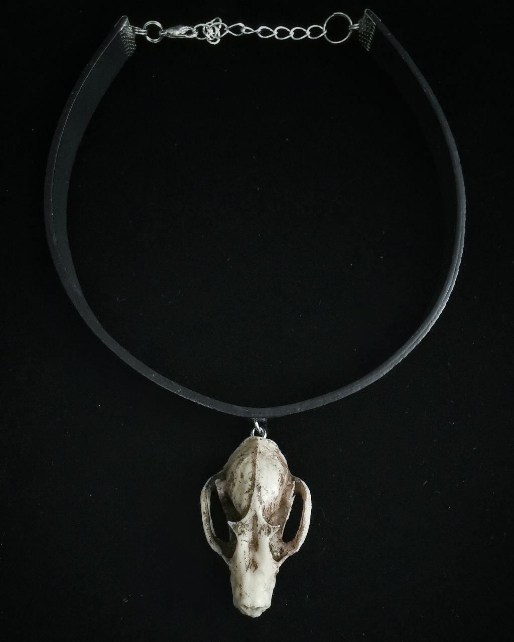 Mystery Creation Choker Fledermausschädel natur