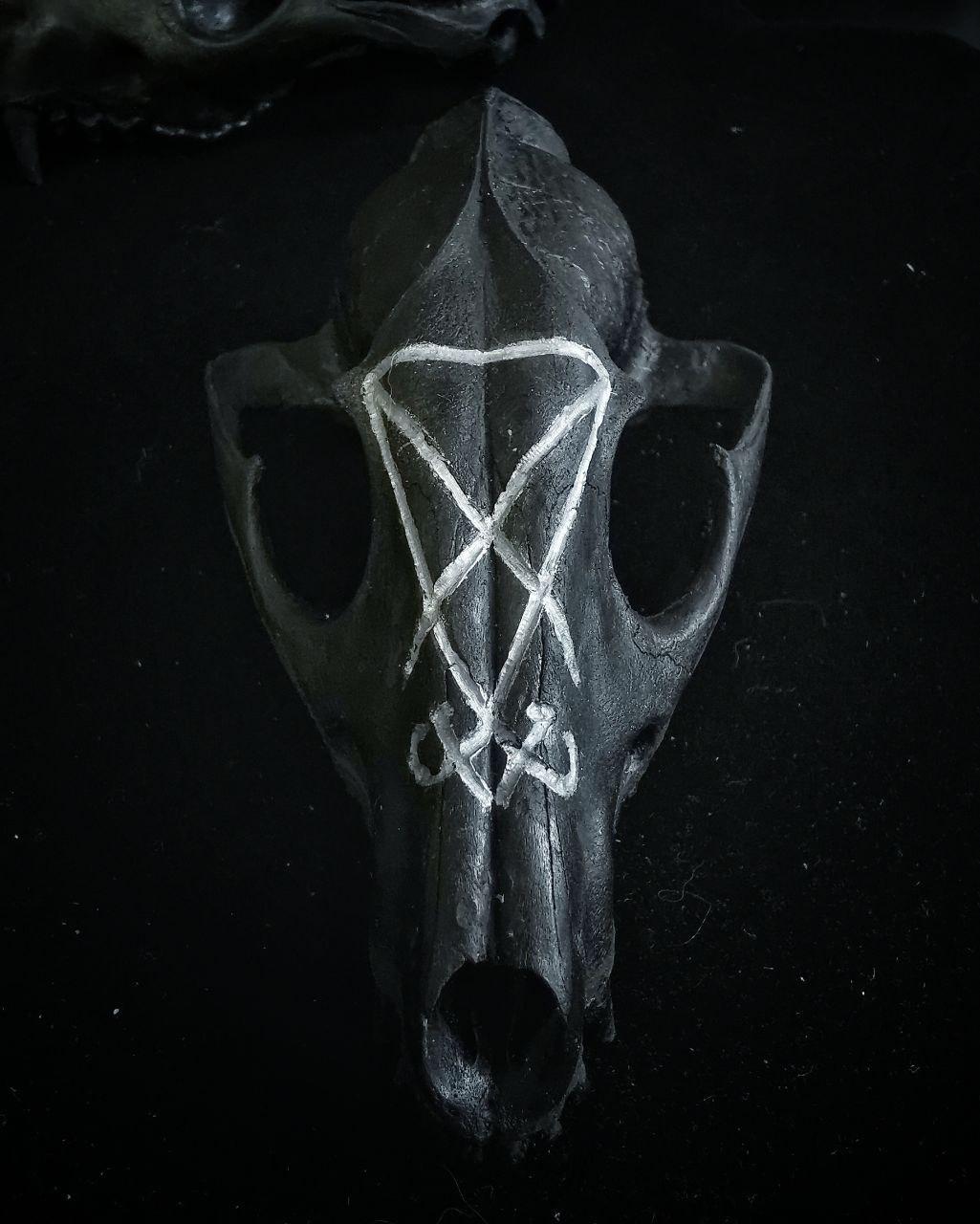 Mystery Creation Deko Schädel Sigil silber – Bild 2