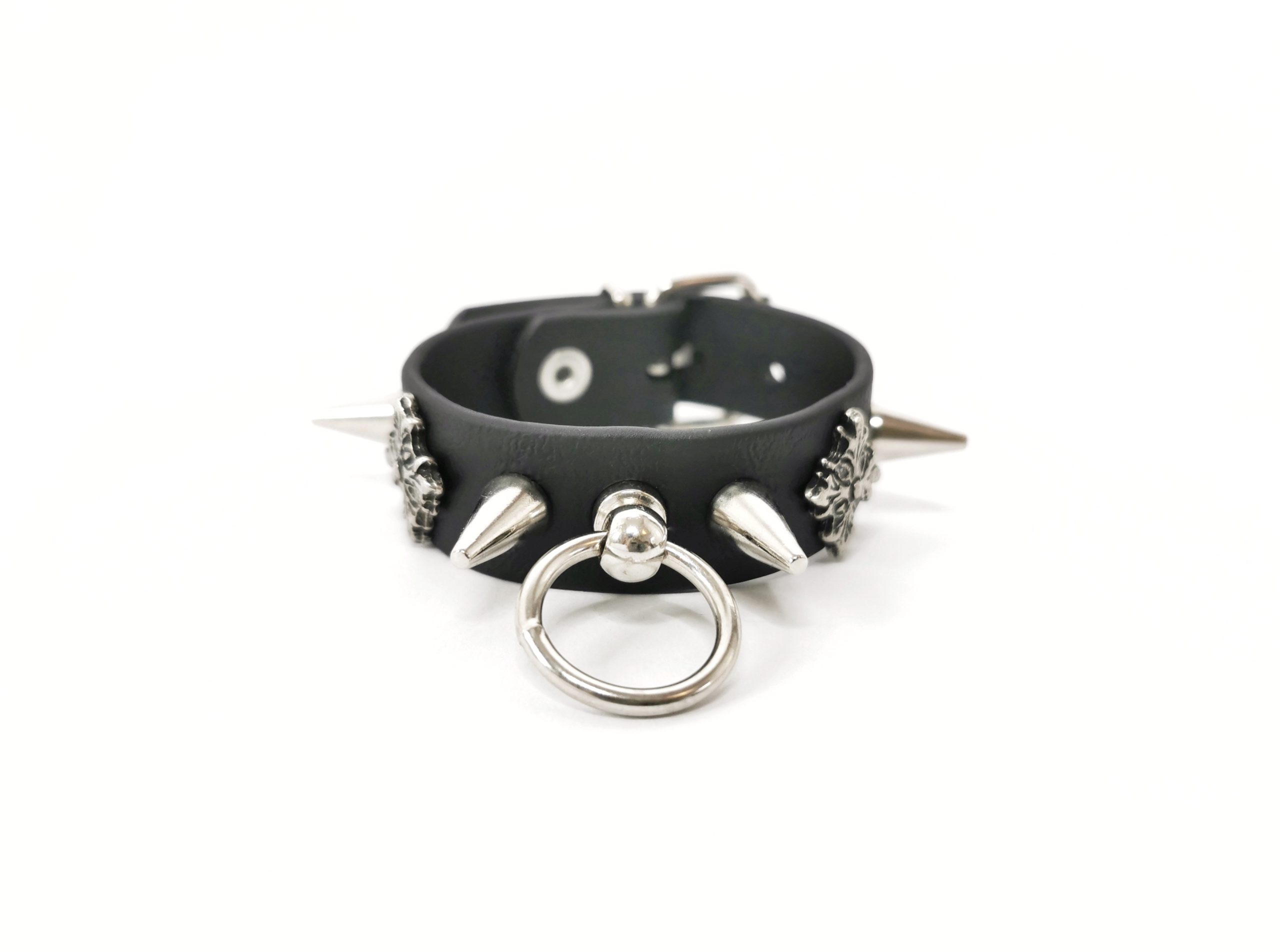 Sacred Sins Armband mit Nieten und Ziernieten