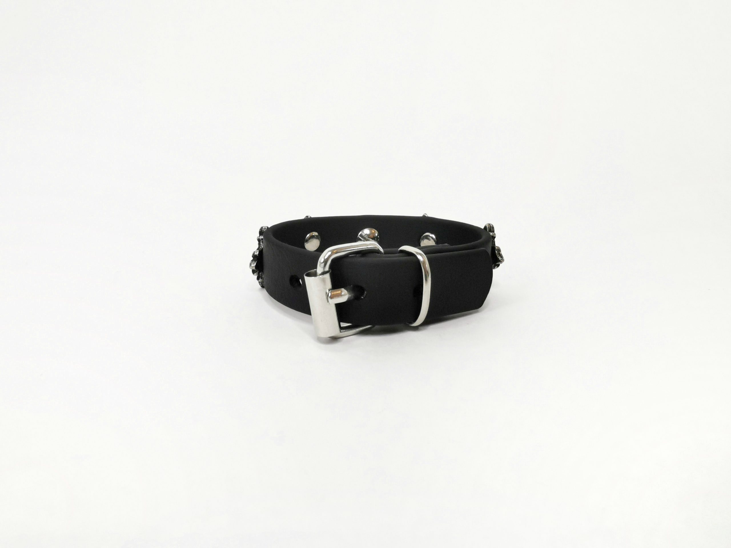 Sacred Sins Armband mit Ziernieten – Bild 3