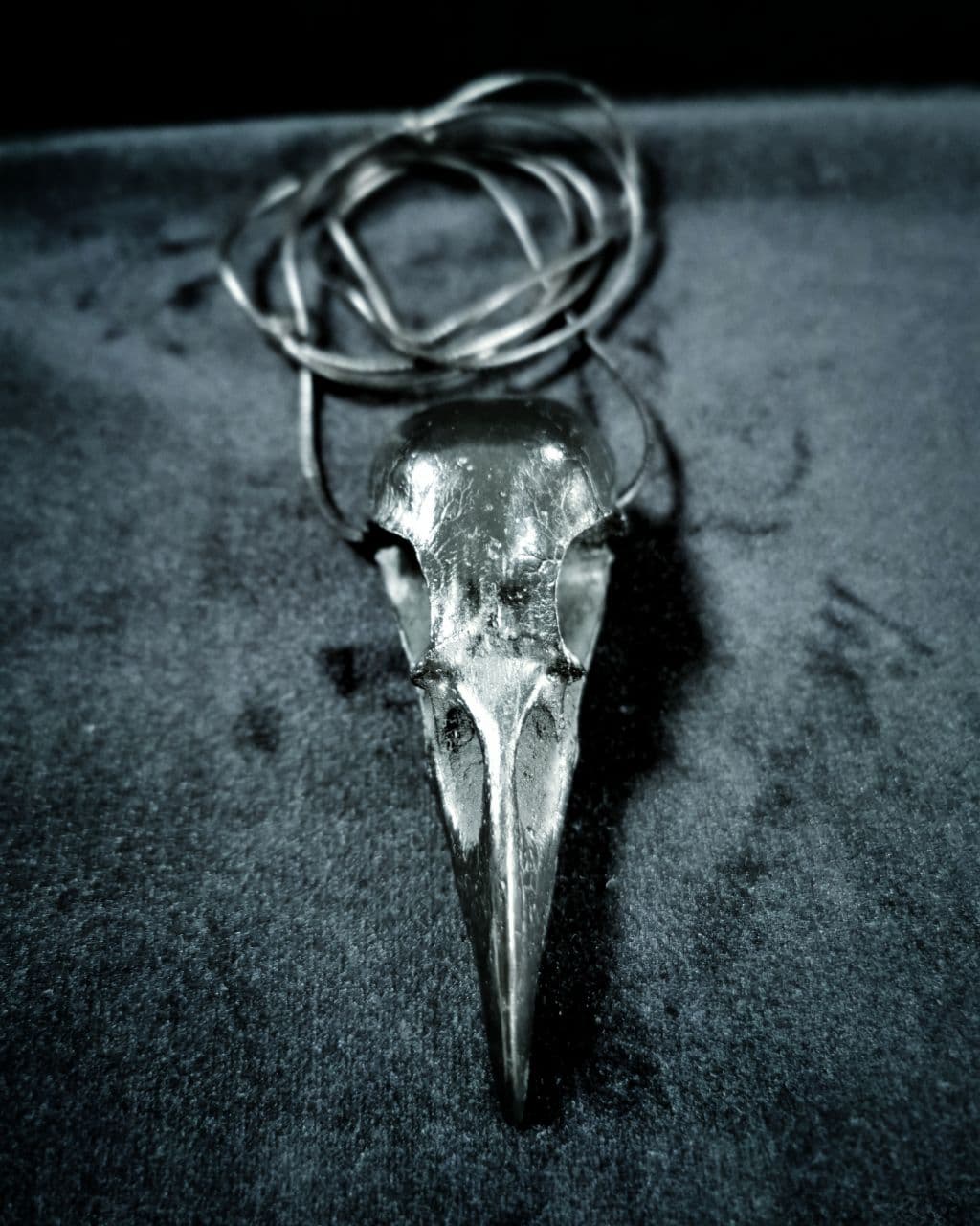 Mystery Creation Kette großer Rabenschädel schwarz