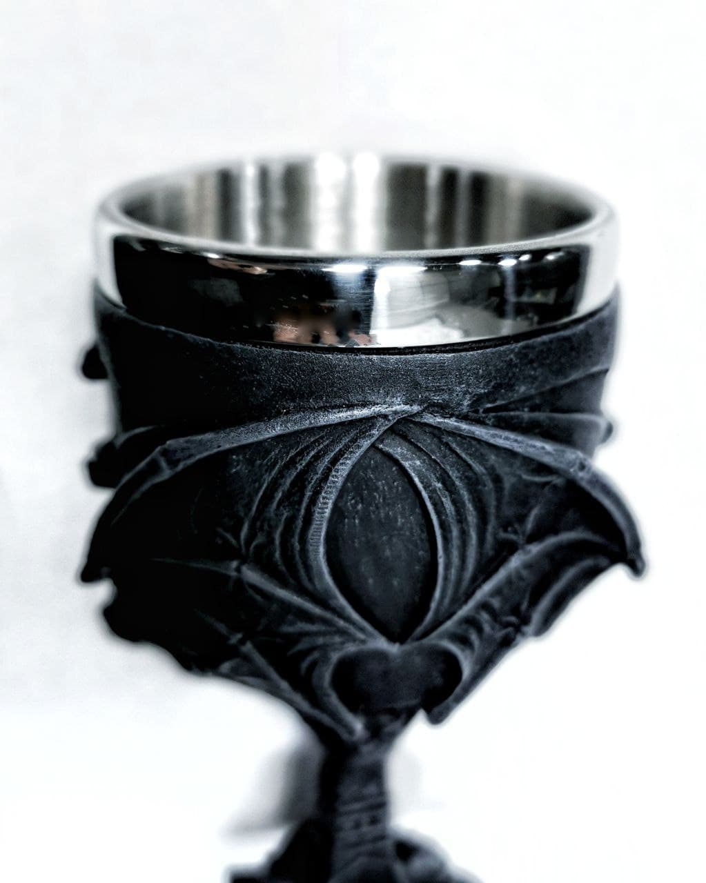 Kelch mit Vampirfledermäusen – Bild 2