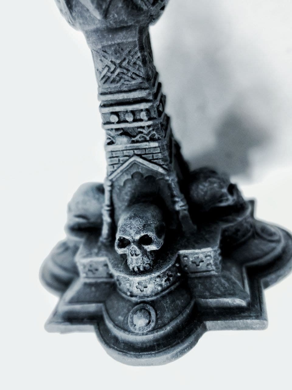 Kelch mit Vampirfledermäusen – Bild 3