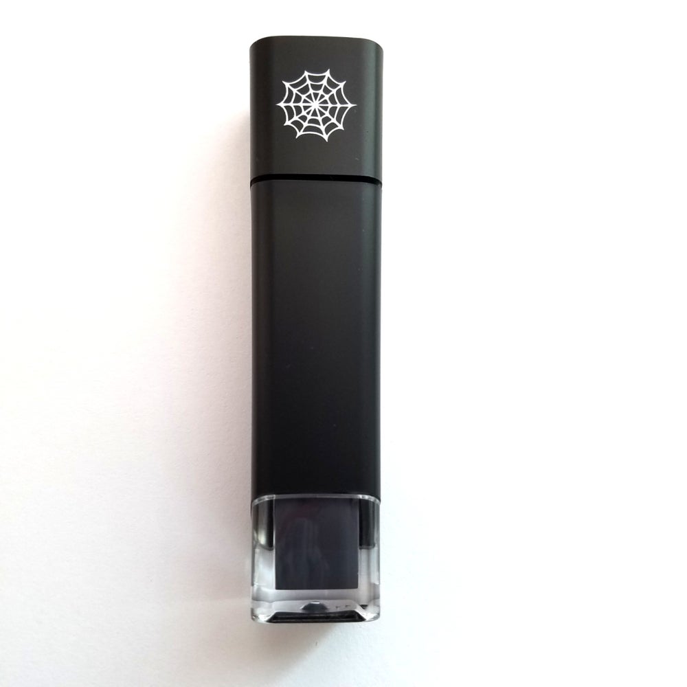 Pretty Zombie Cosmetics Tombstone Liquid Lipstick – Bild 3