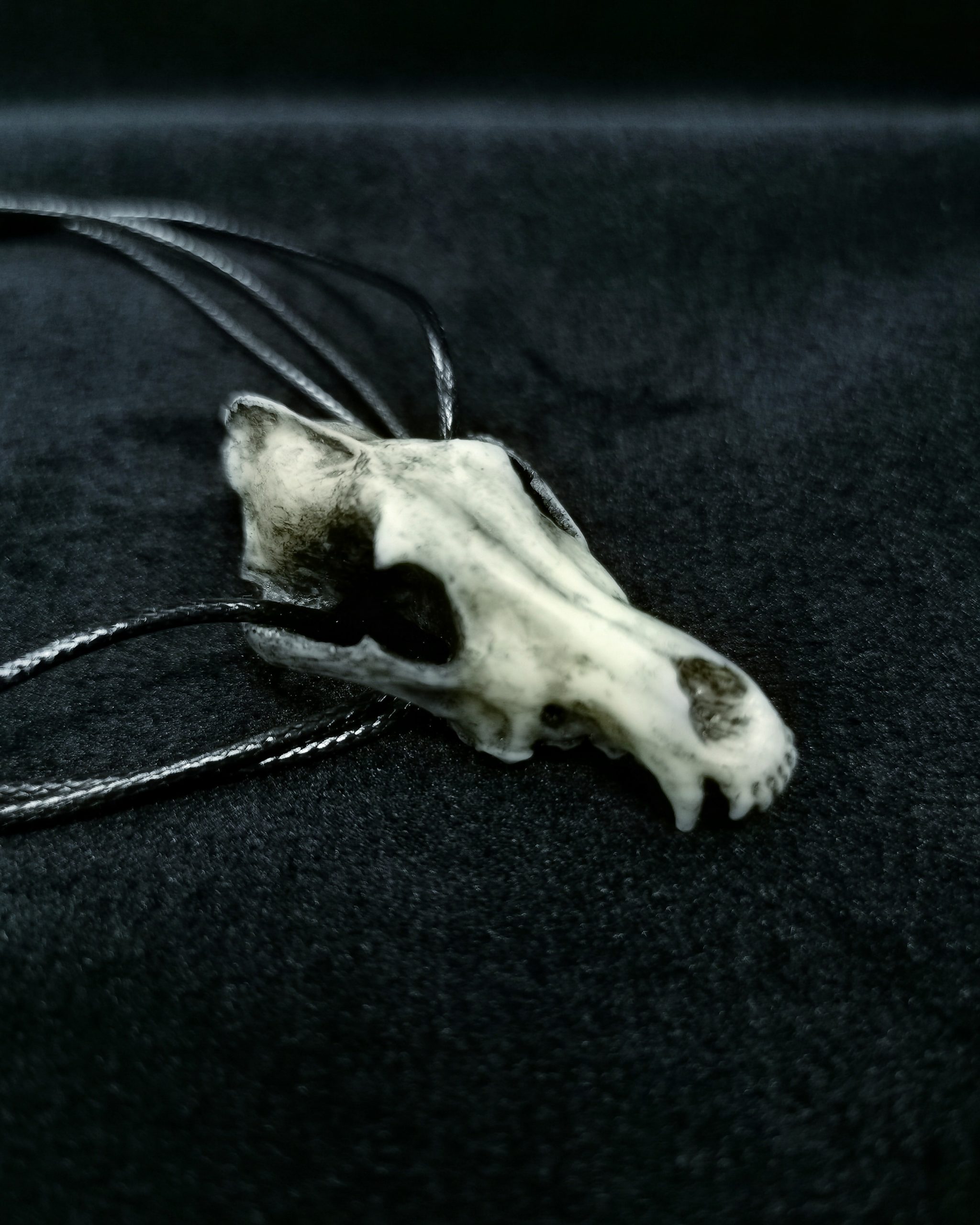 Mystery Creation Kette Wolfsschädel weiß