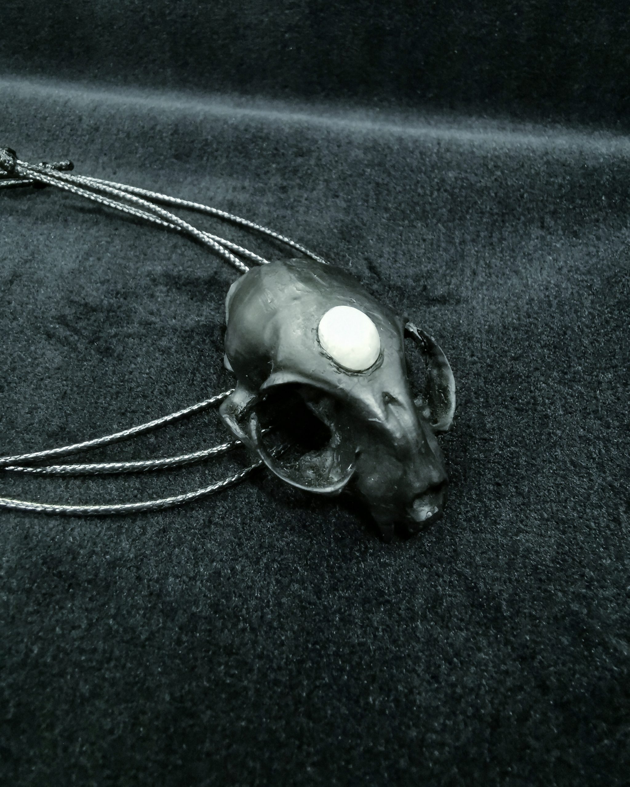 Mystery Creation Kette Katzenschädel Mondstein