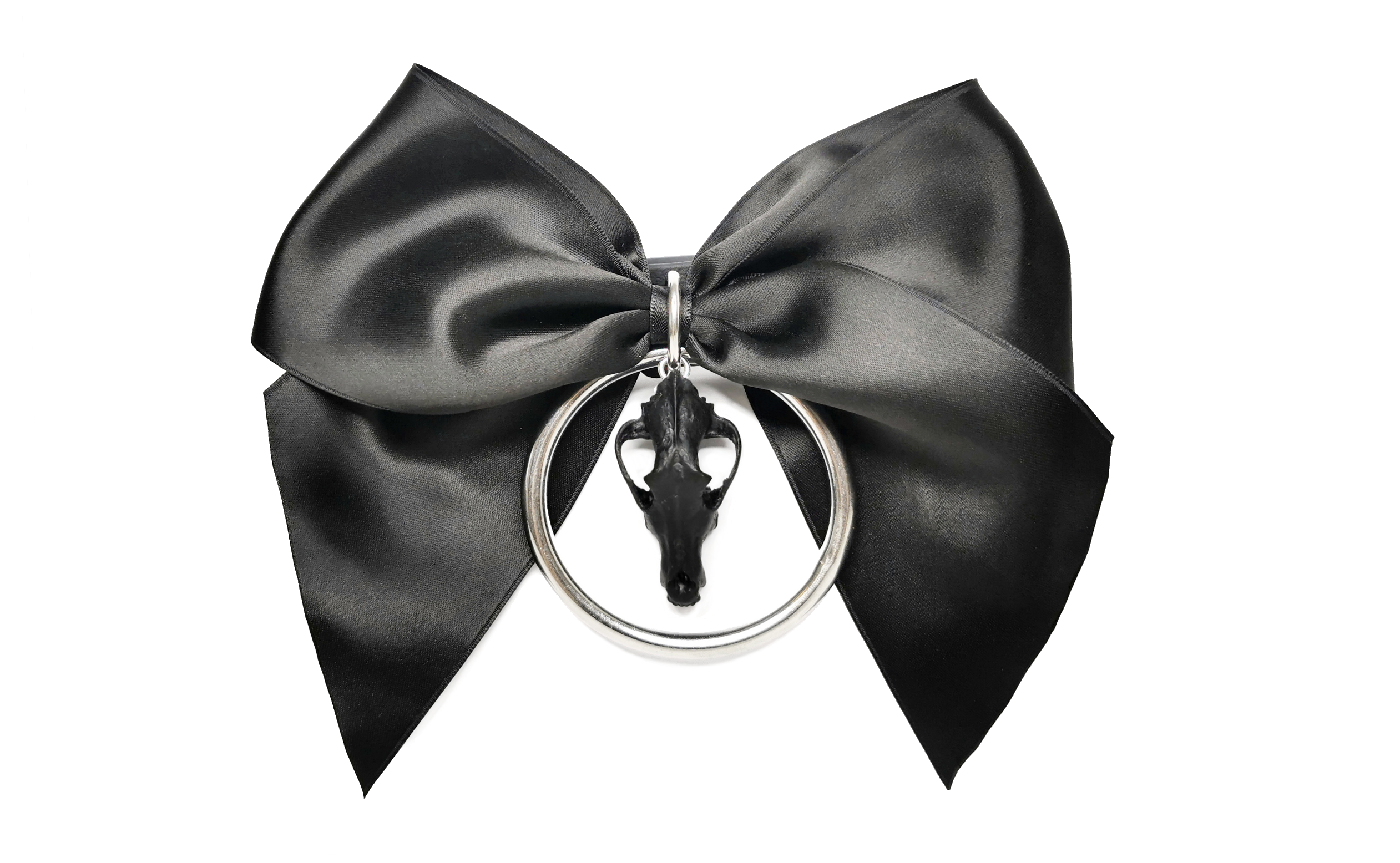 Sacred Sins x Mystery Creation Choker mit Schleife und Wolfsschädel