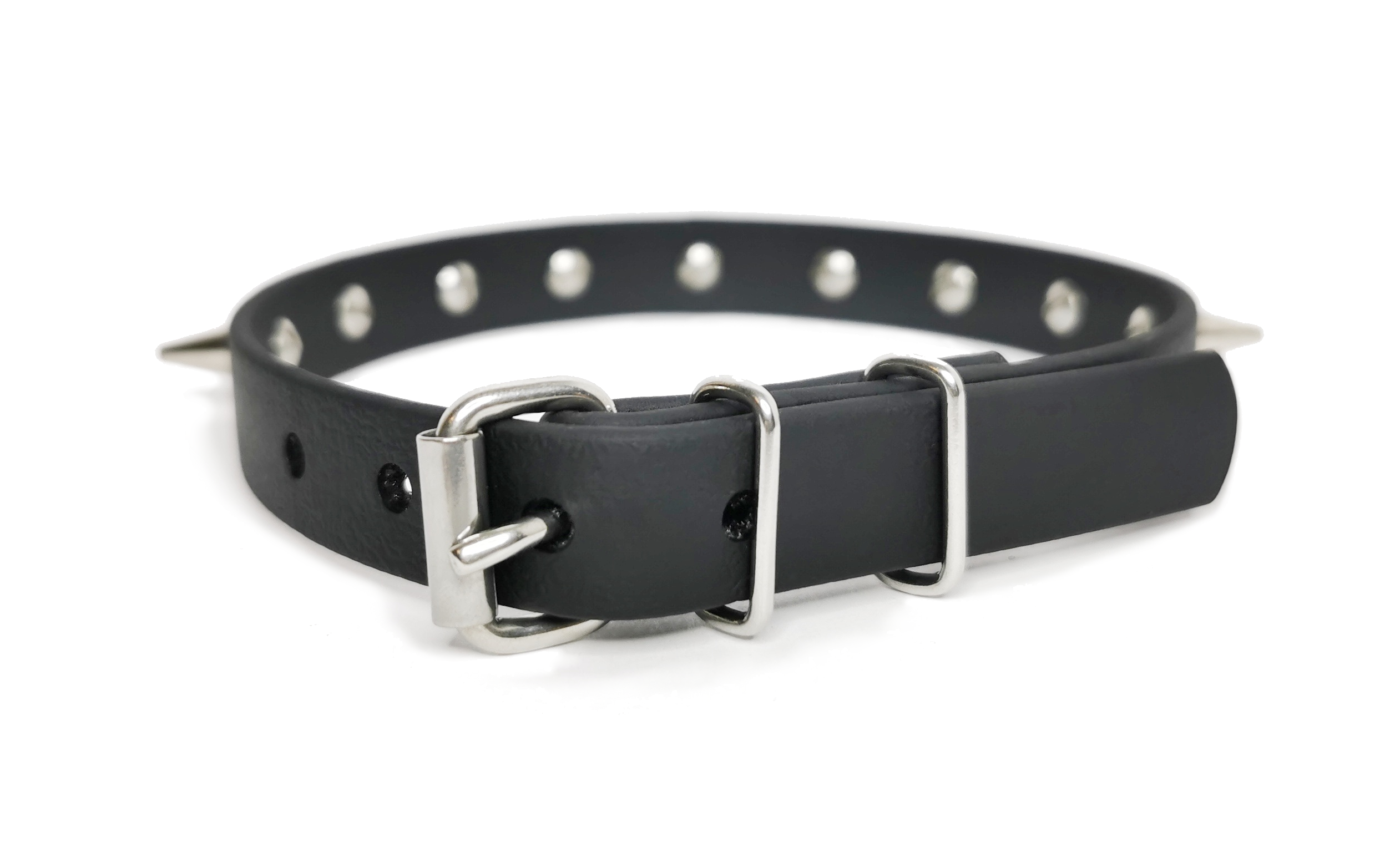 Sacred Sins x Mystery Creation Choker mit Nieten und Rabenschädel – Bild 3