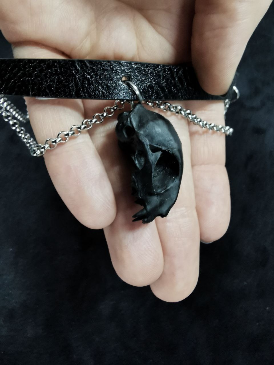 Mystery Creation Choker Katzenschädel schwarz mit Ketten – Bild 4