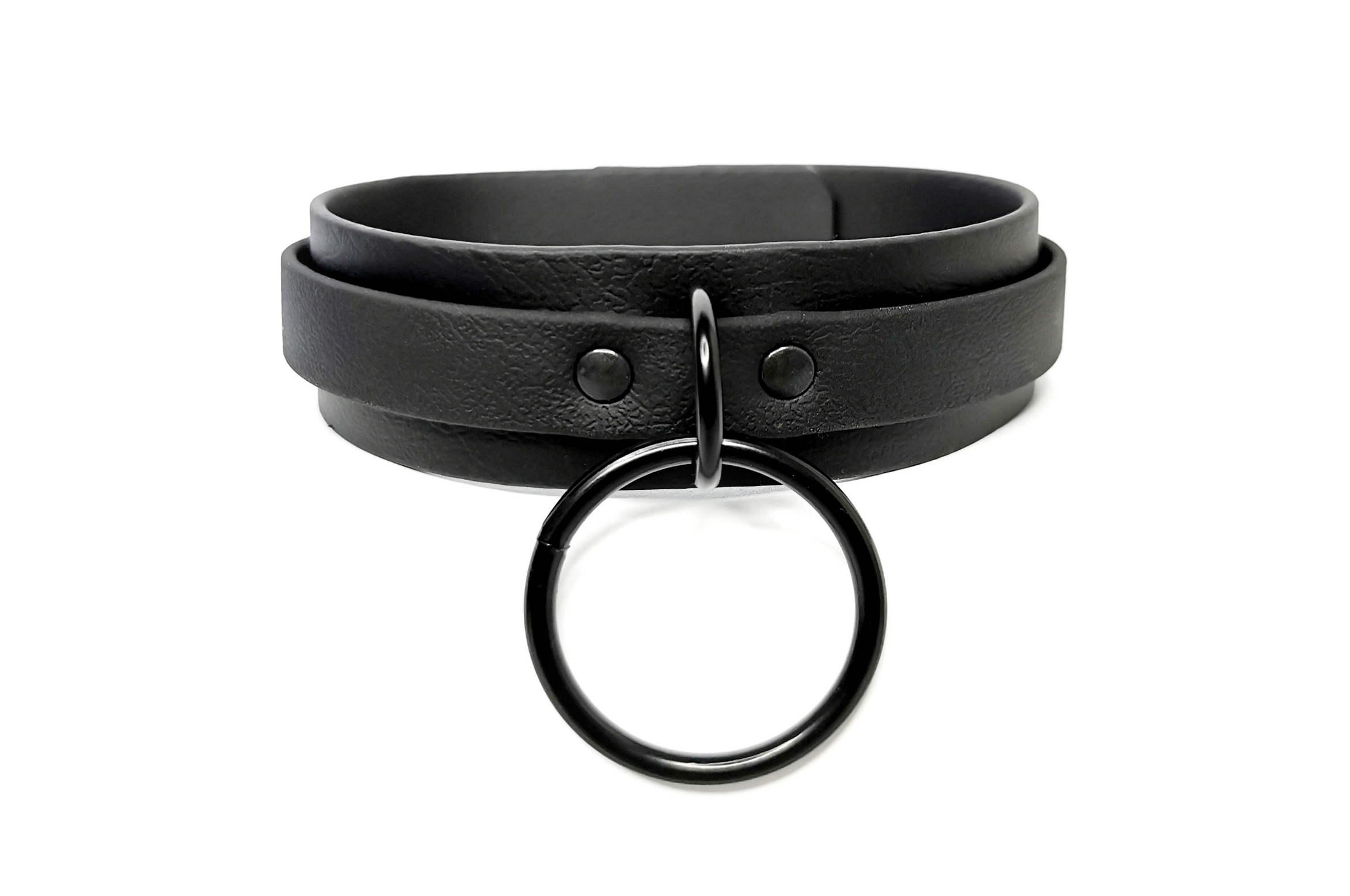 Sacred Sins All Black Everything Choker mit O-Ring auf doppeltem Riemen