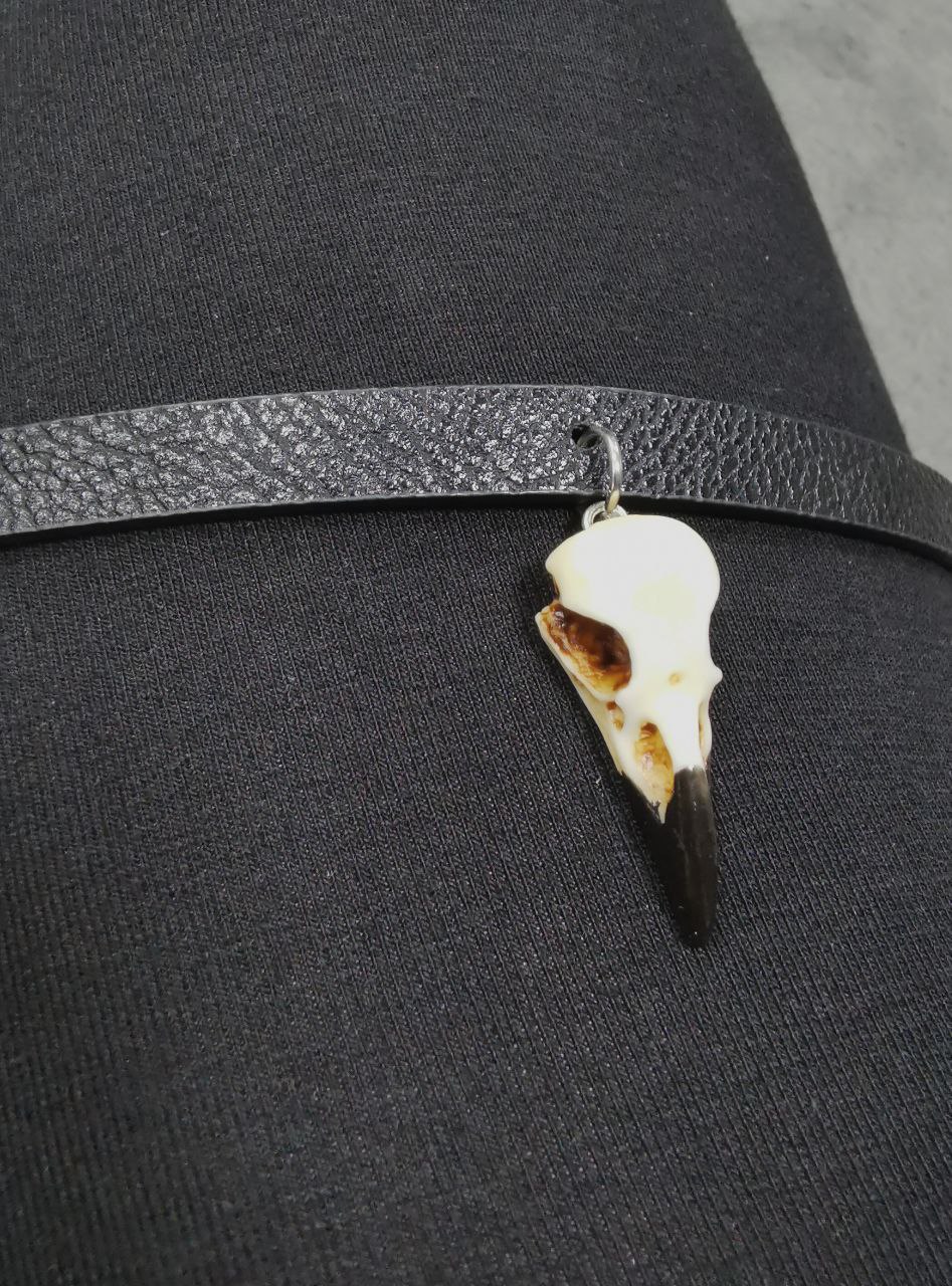 Mystery Creation Choker Rabenschädel natur mit Schnabel