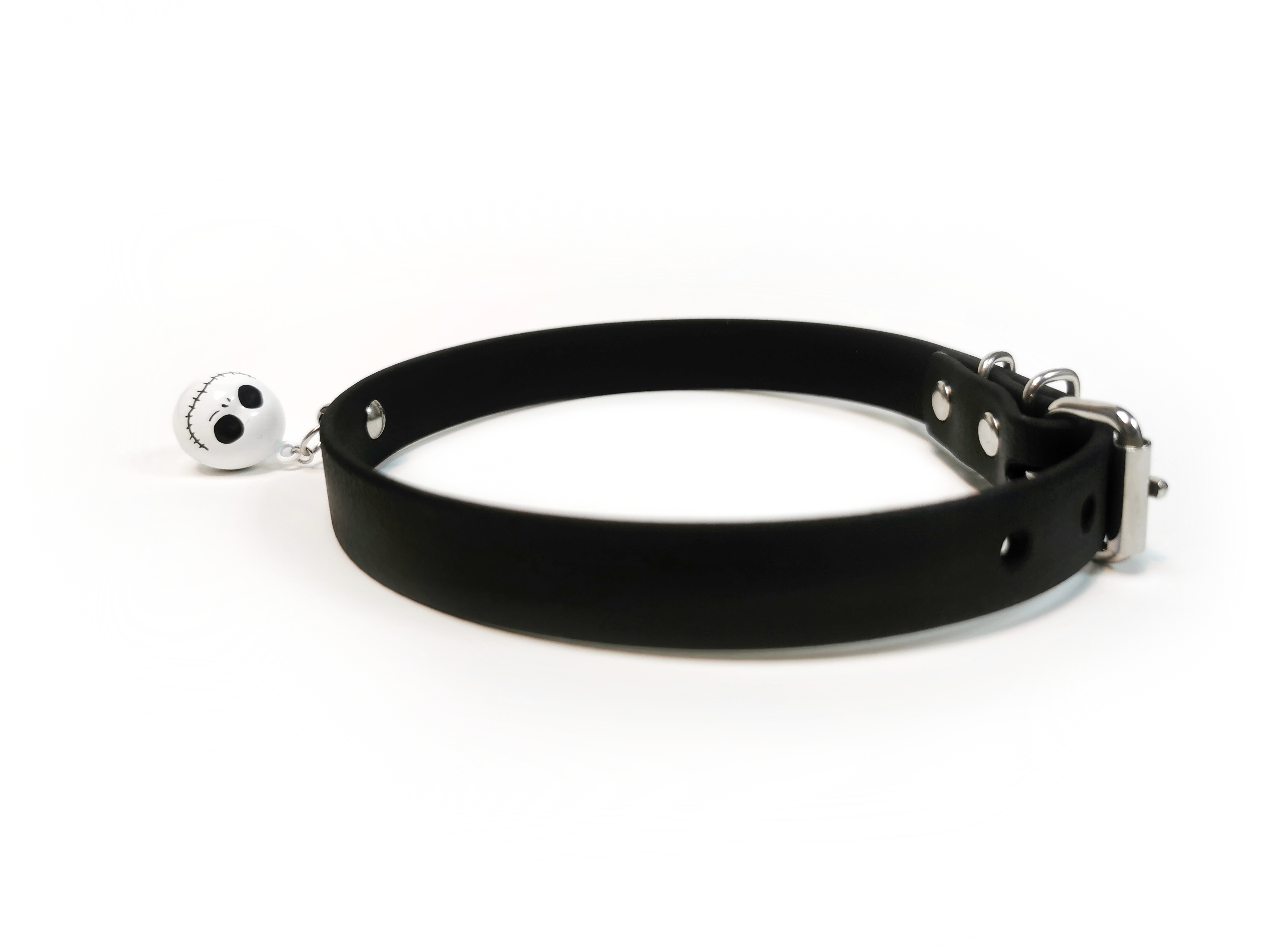 Sacred Sins Choker mit Jack Skellington Glocke weiß – Bild 2