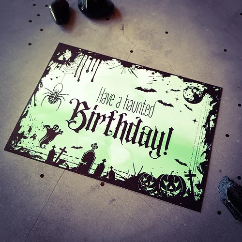 Dunkle.Seelen.Liebe Haunted Birthday Postkarte grün – Bild 3