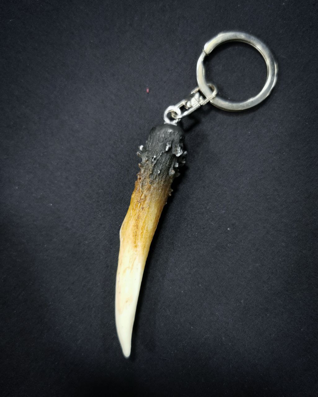 Onwomania Rehkitz Schlüsselanhänger Metall Schwarz - Wild Design Geschenk