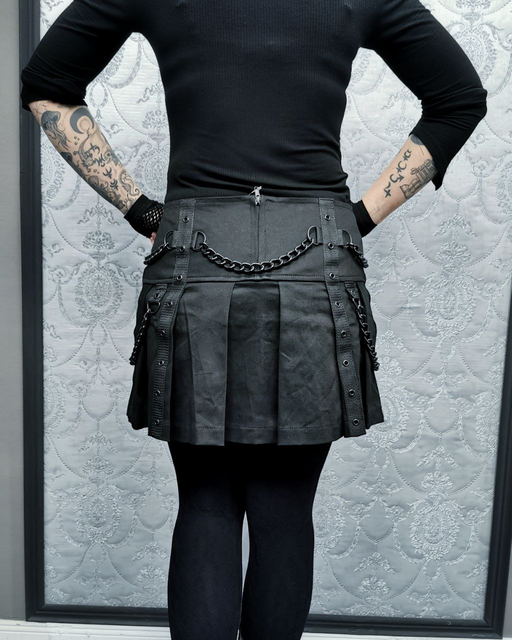 Black Pistol Chain Mini Skirt – Bild 2