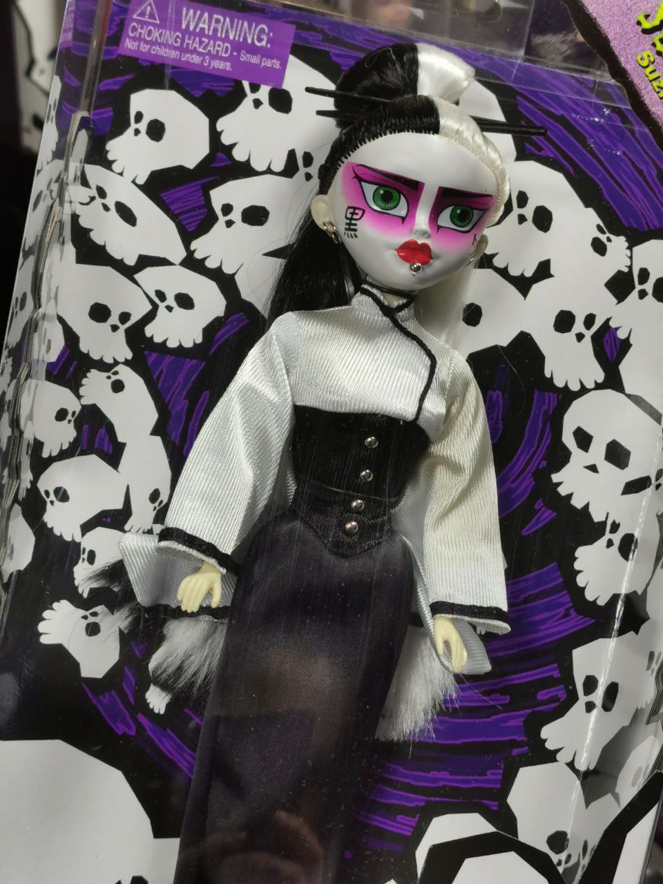 Bleeding Edge Goths Series II Suzisin Ful – Bild 2