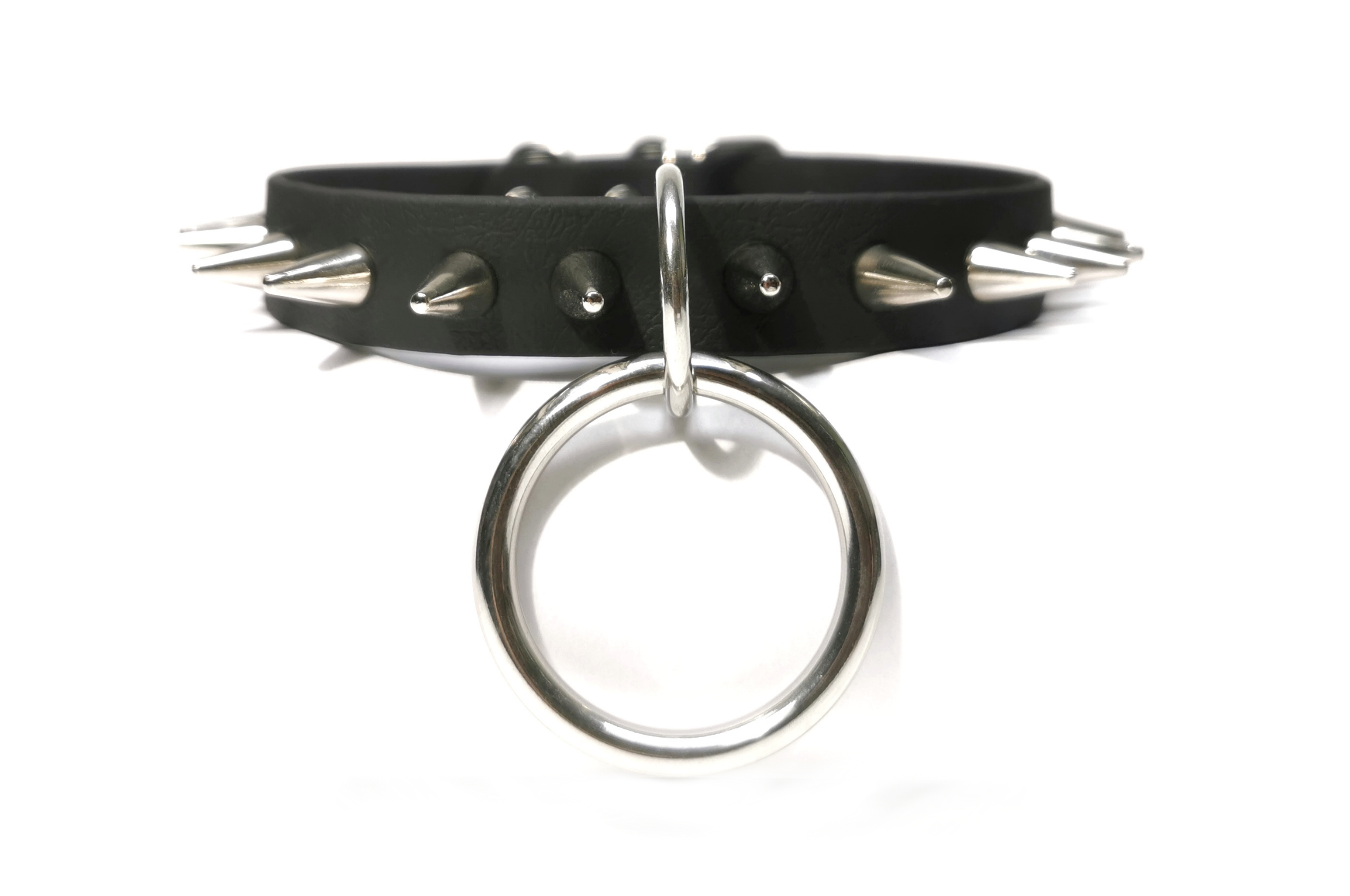 Sacred Sins Choker mit O-Ring und Spikes