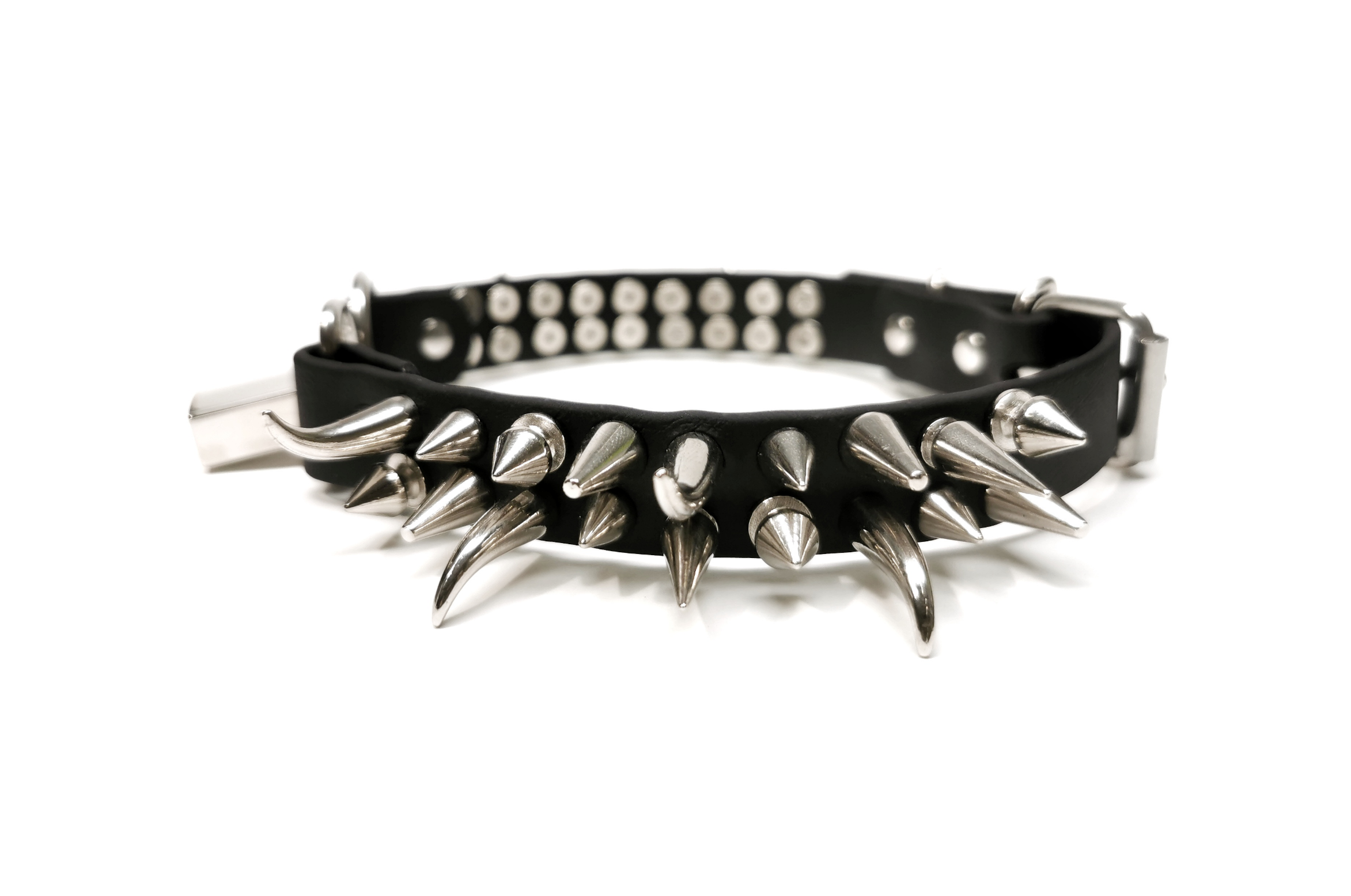 Sacred Sins Choker mit Mixed Spikes und mittigem Schloss – Bild 3