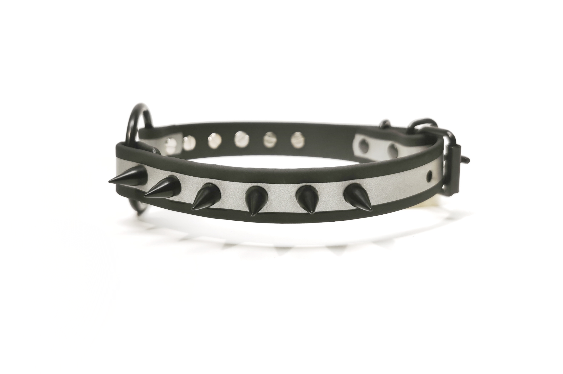 Sacred Sins Rave In Peace Choker mit mittigem O-Ring und Nieten – Bild 3