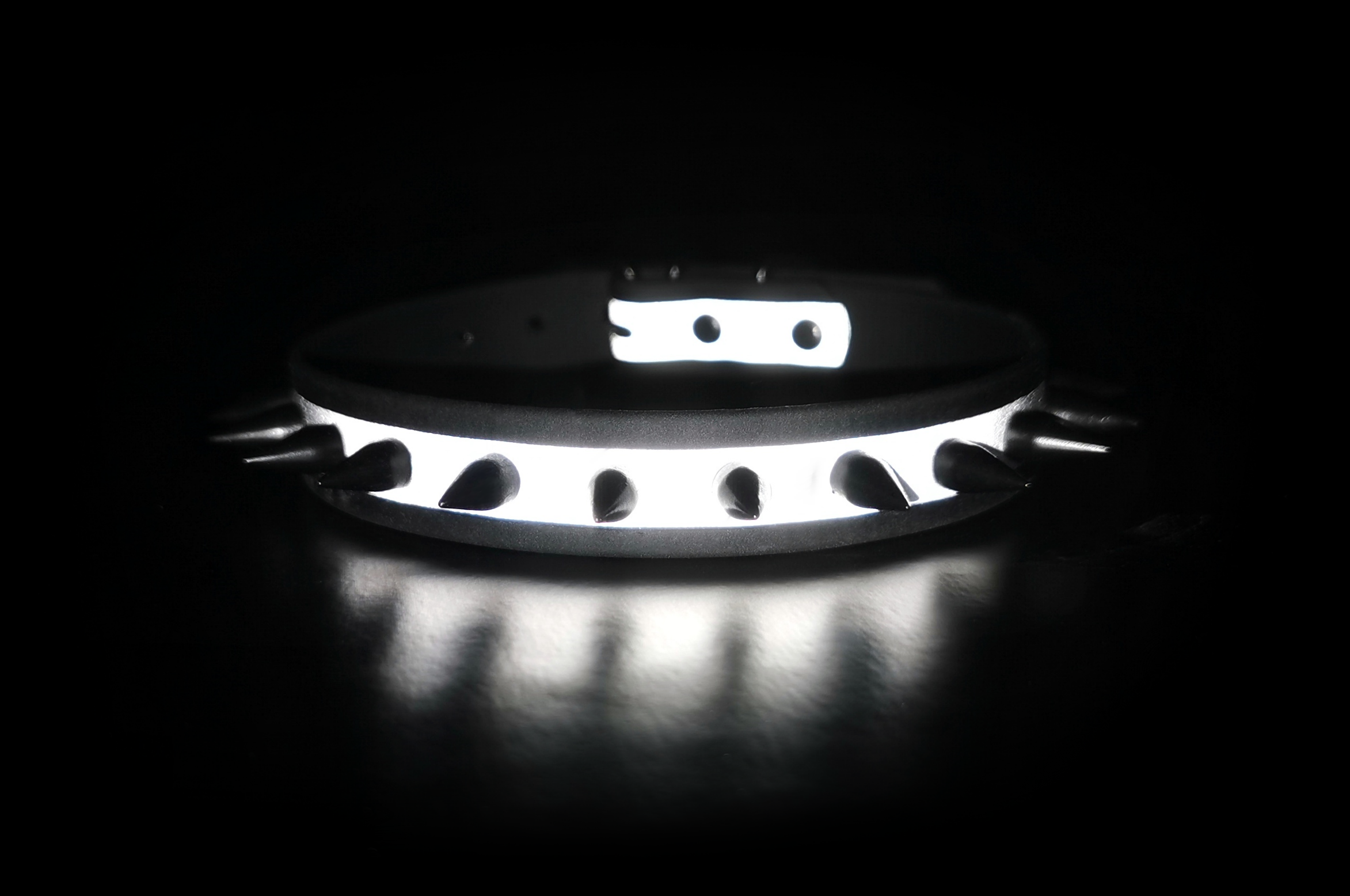 Sacred Sins Rave In Peace Choker mit Spikes