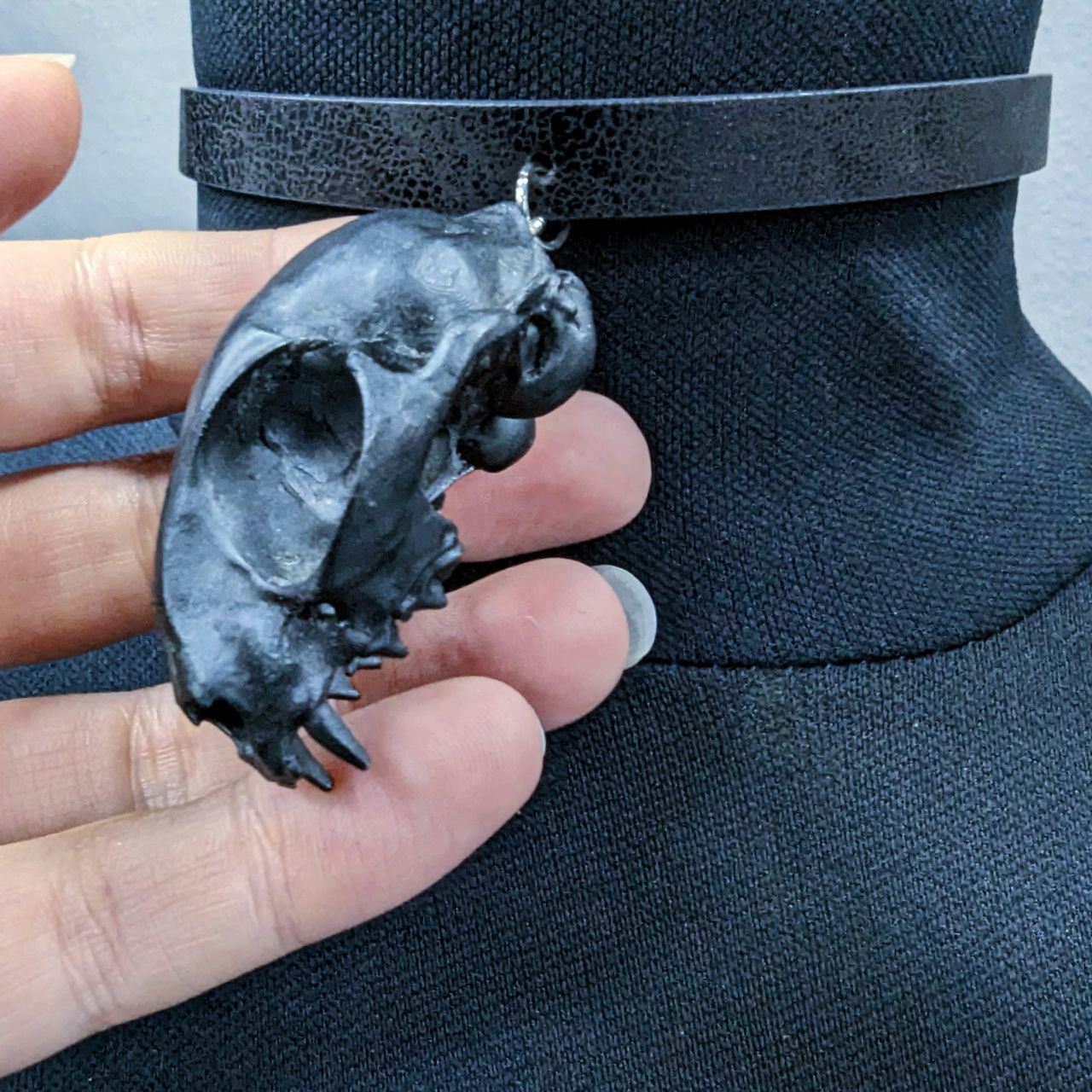 Mystery Creation Choker Katzenschädel groß schwarz – Bild 2