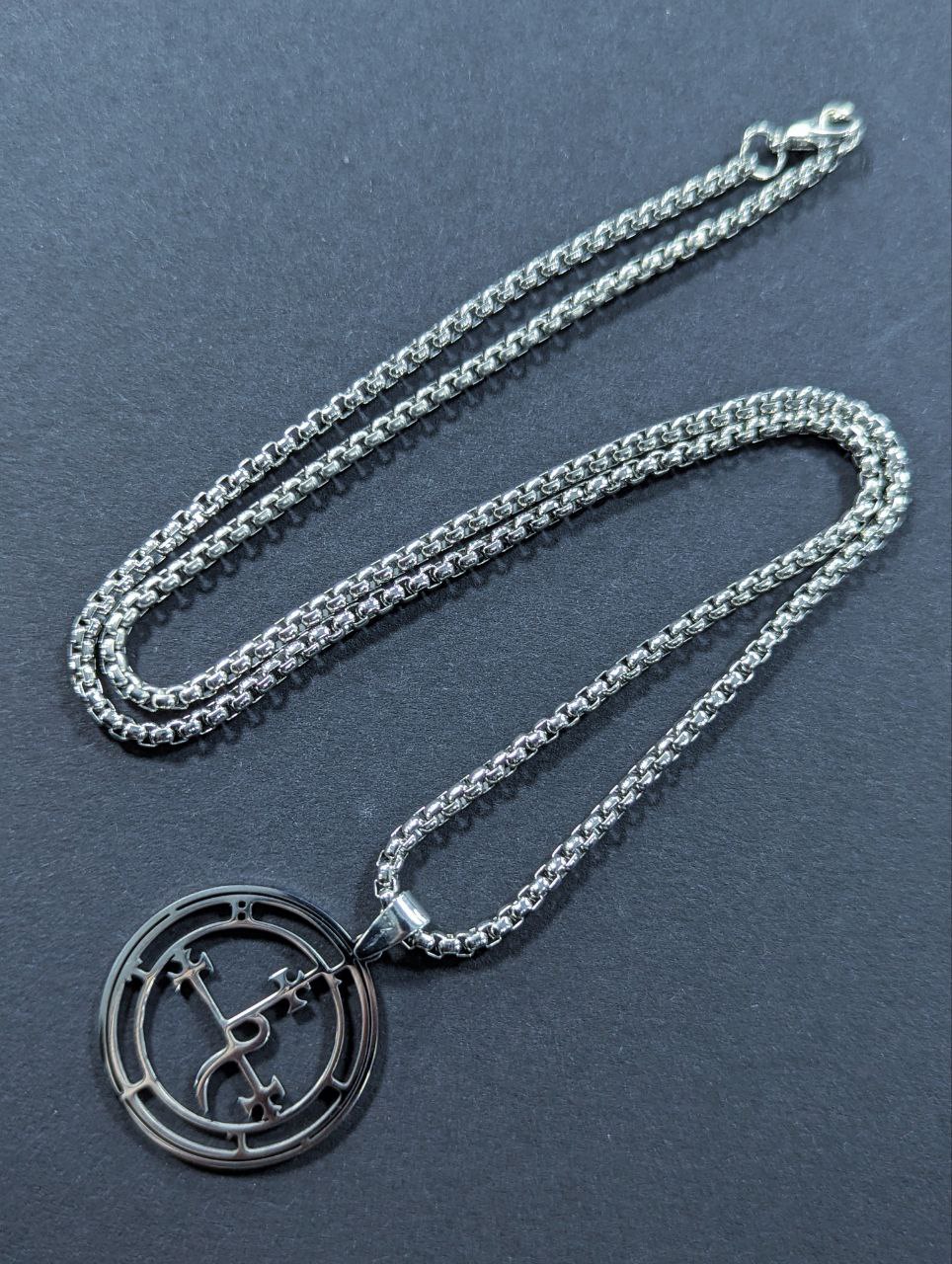 Easure Lilith Necklace