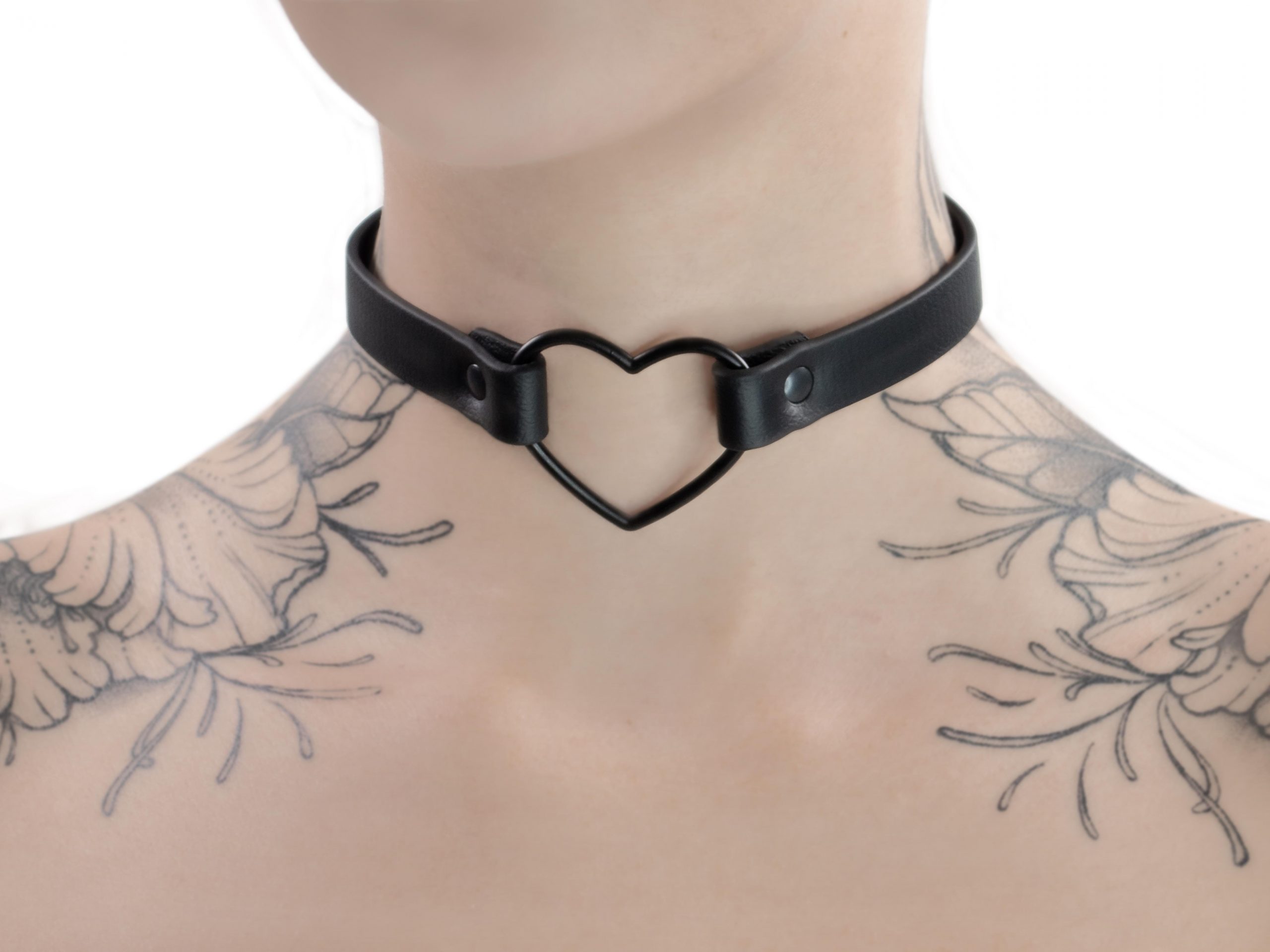 Sacred Sins All Black Everything Amora Choker - Nyctophilia Gothic Shop  Hamburg