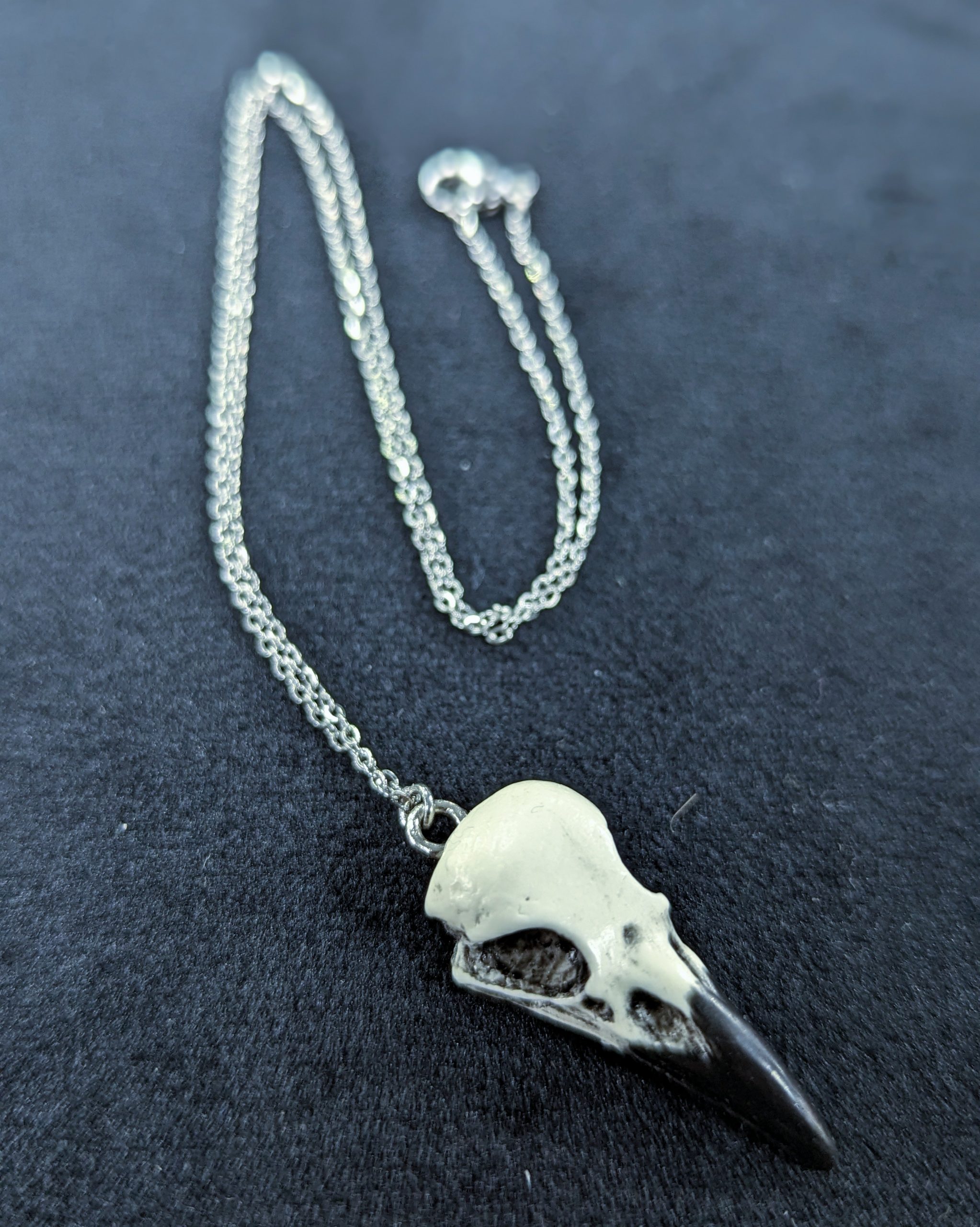 Mystery Creation Edelstahl Kette Rabenschädel weiß mit Schnabel