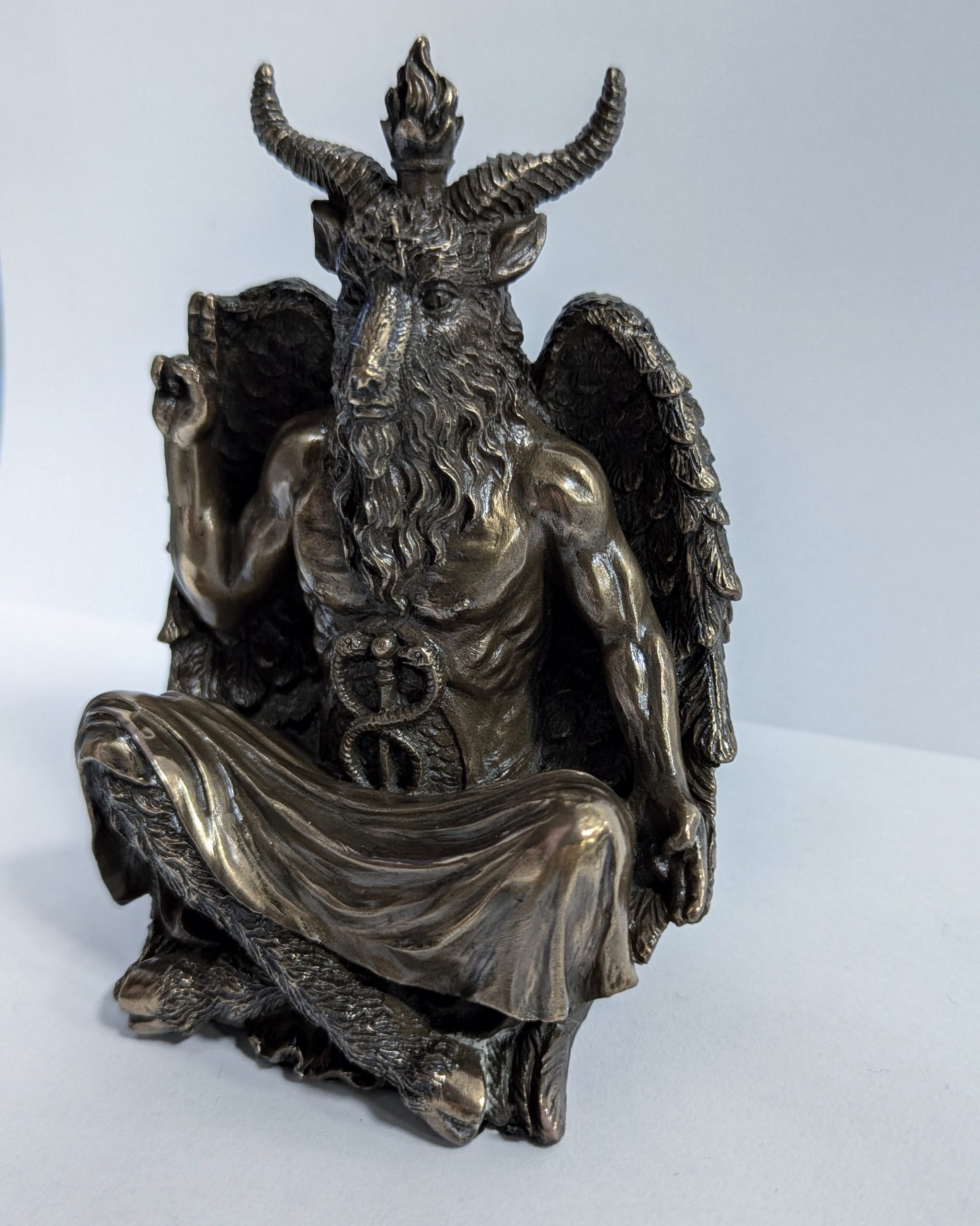 Baphomet im Schneidersitz bronze – Bild 2