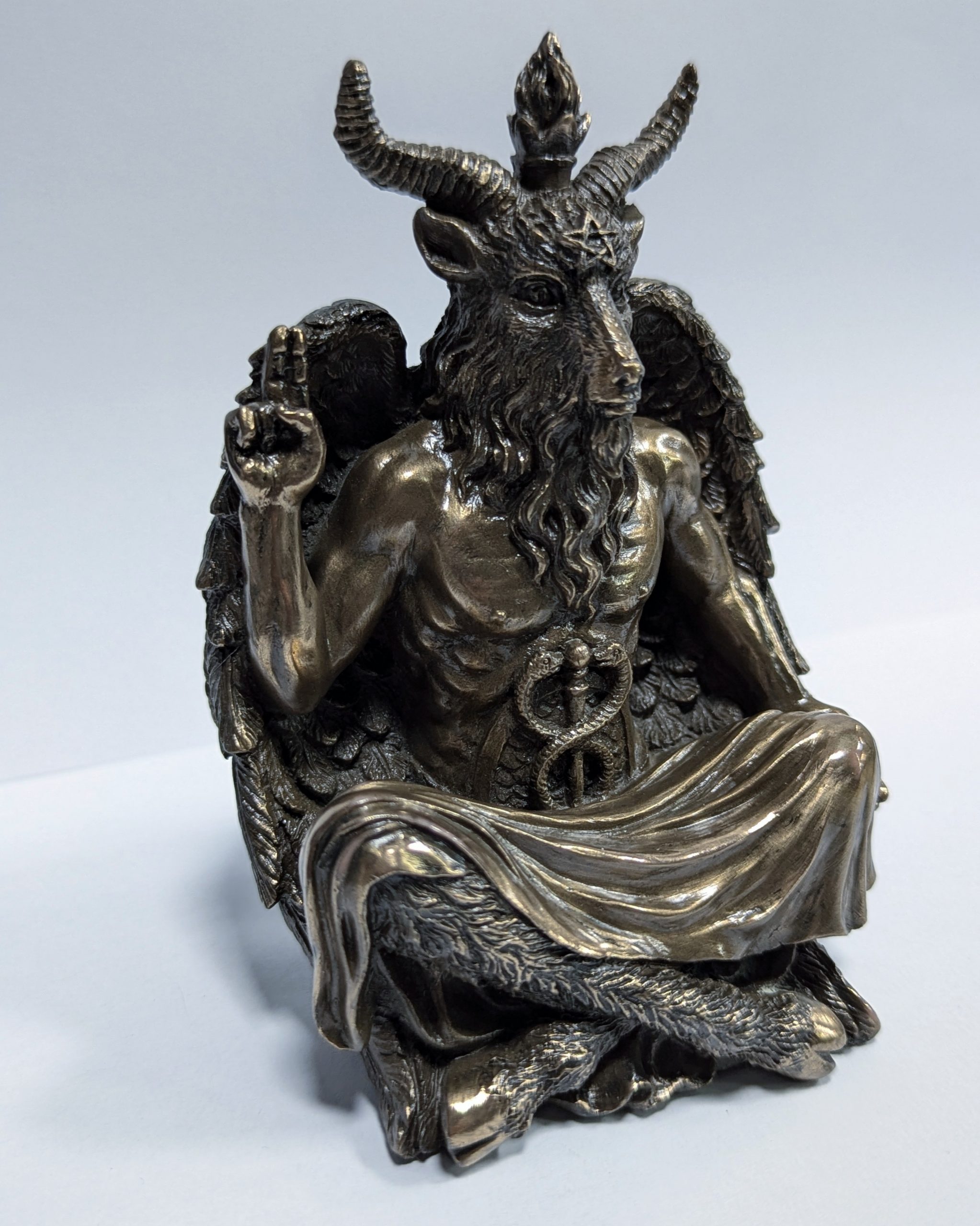 Baphomet im Schneidersitz bronze – Bild 3