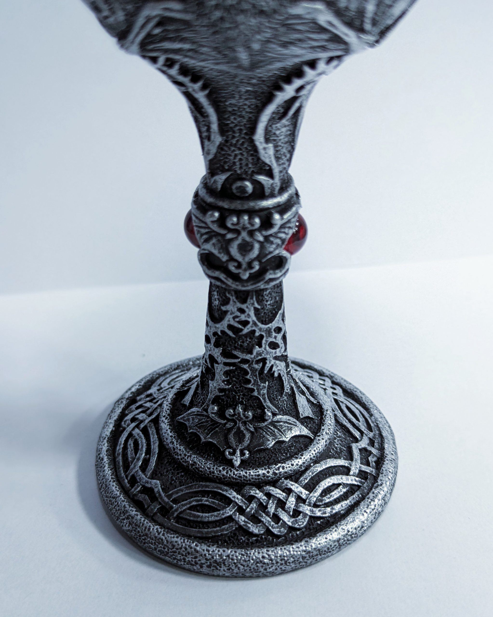 Kelch mit Fledermäusen und Pentagramm – Bild 3