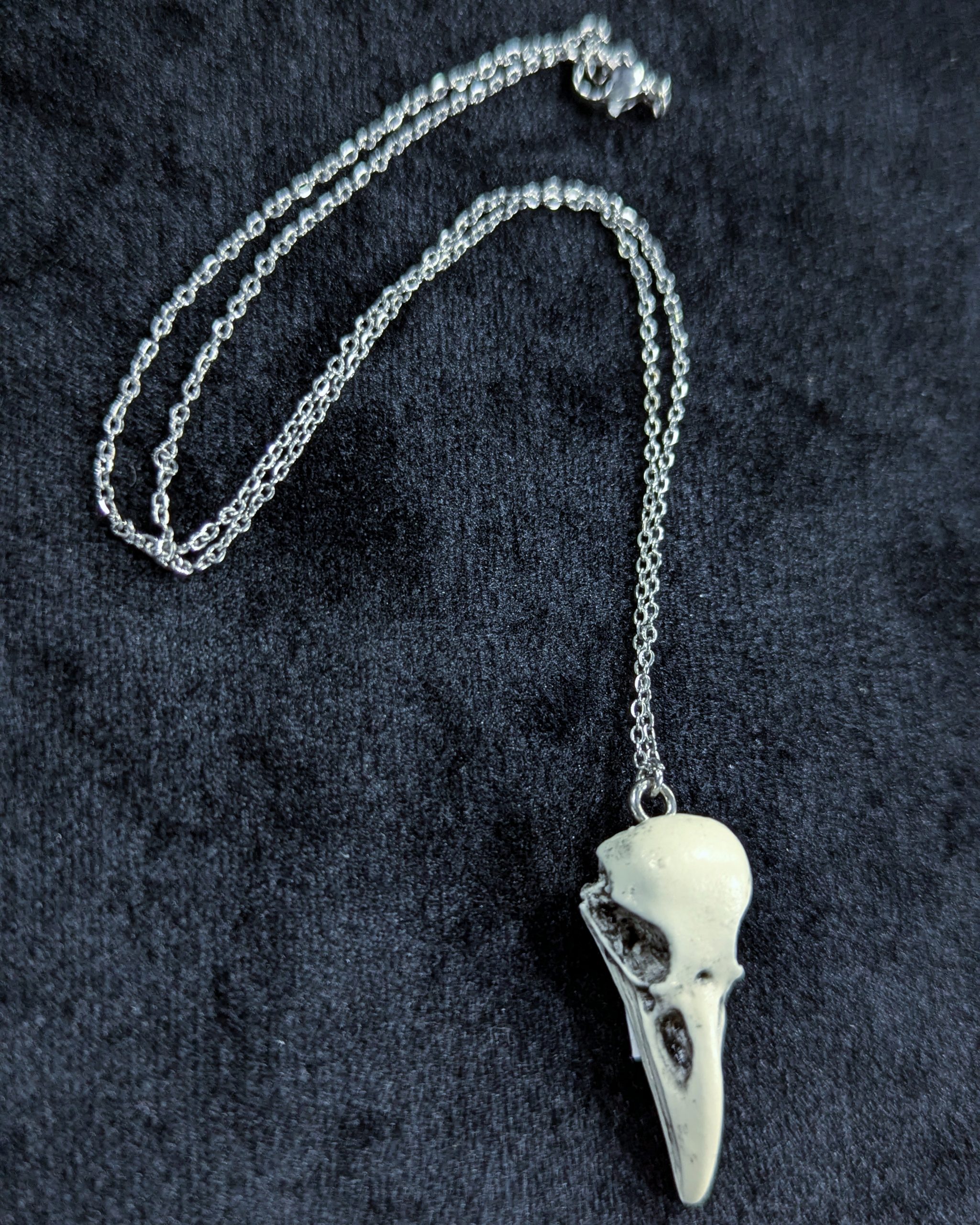 Mystery Creation Edelstahl Kette Rabenschädel weiß – Bild 2