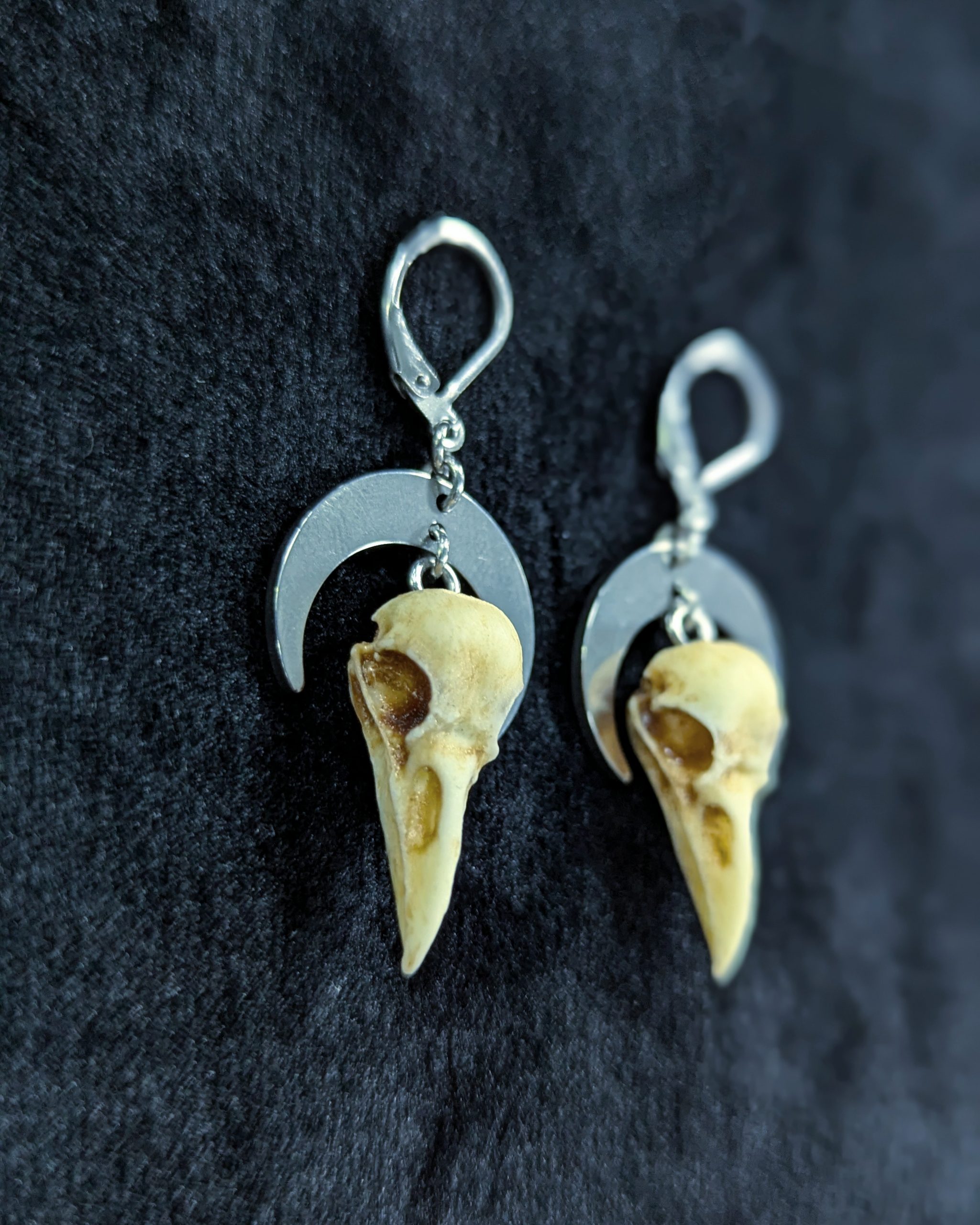 Mystery Creation Ohrringe Raven Moon natur – Bild 2