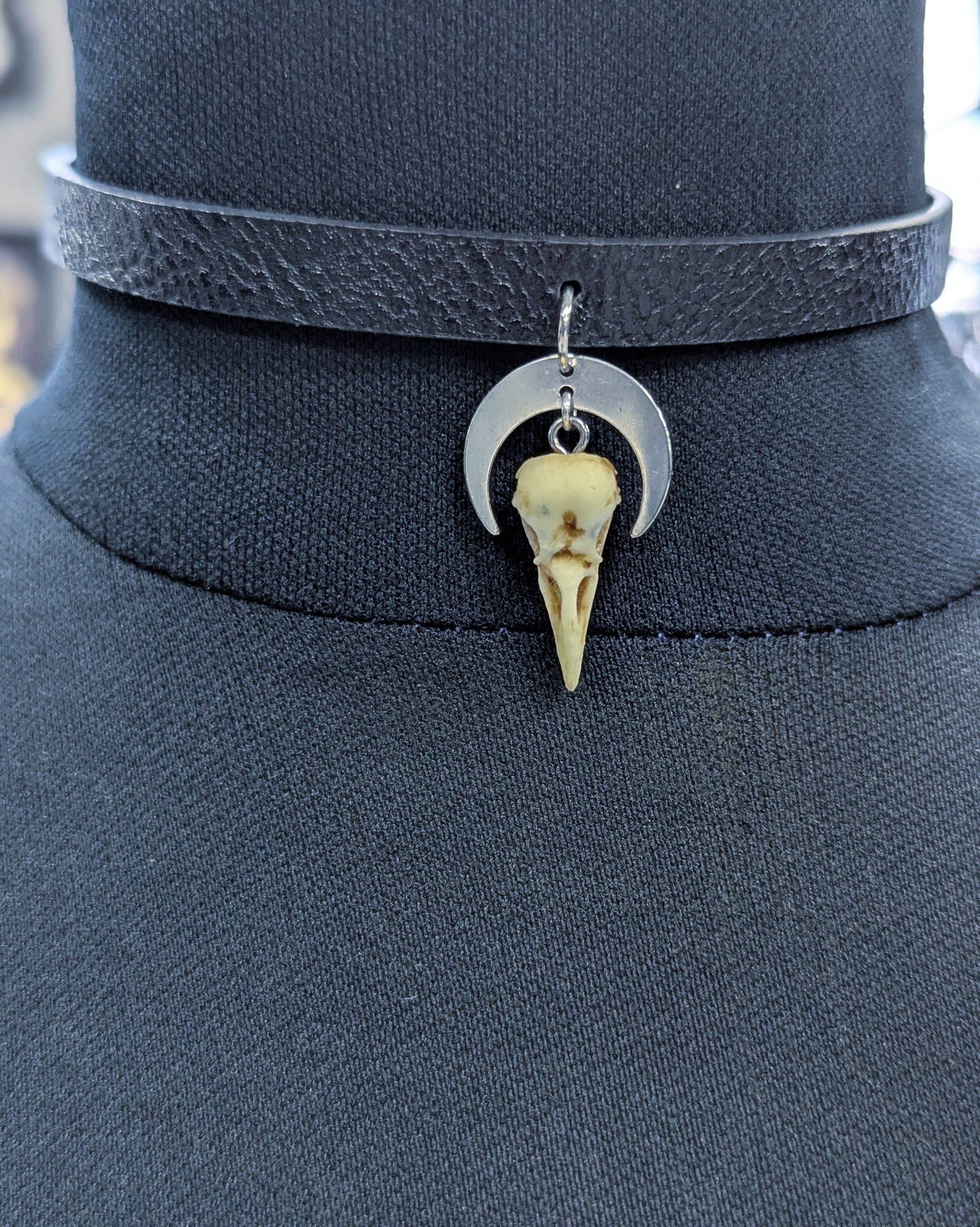Mystery Creation Choker Raven Moon natur