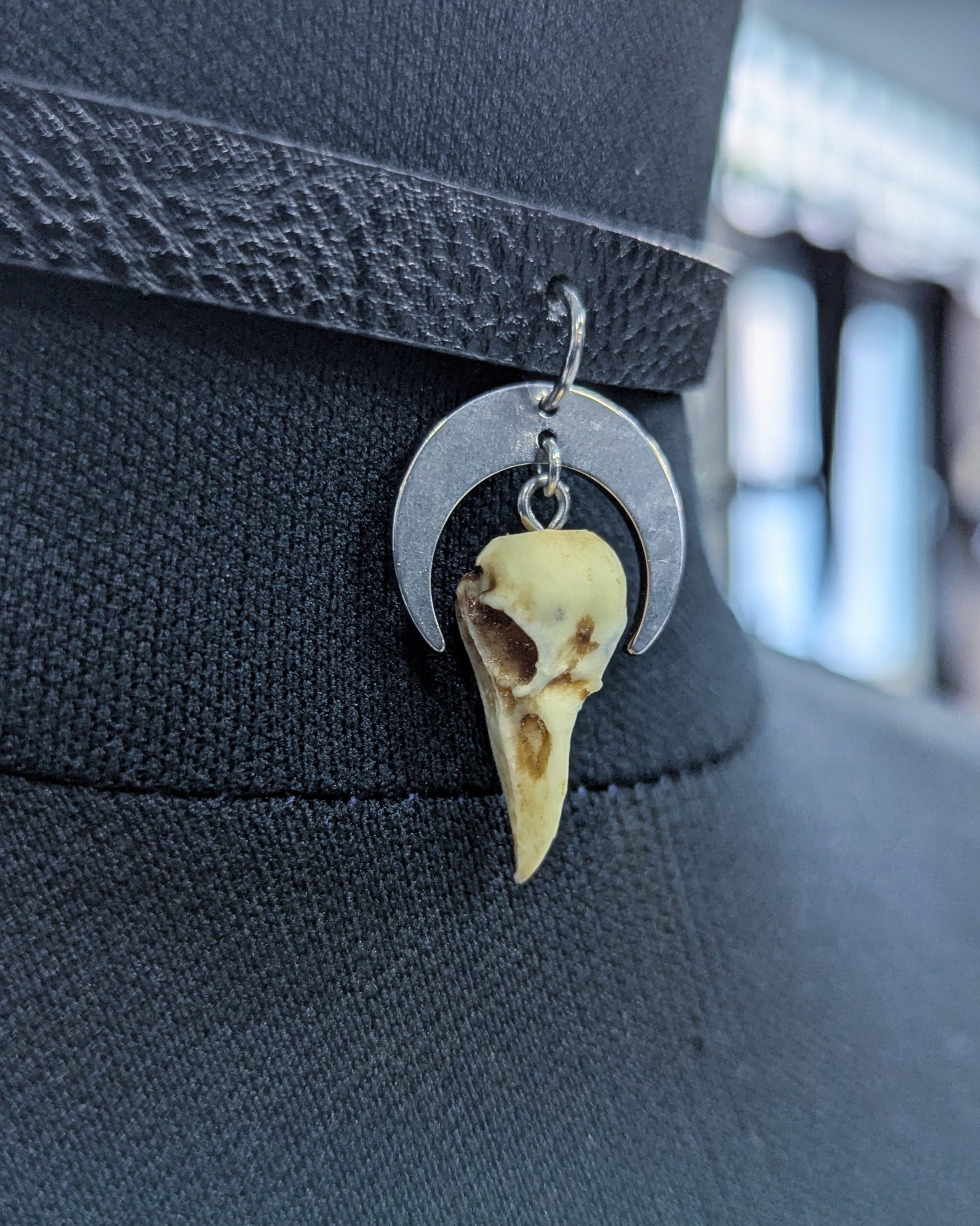 Mystery Creation Choker Raven Moon natur – Bild 3