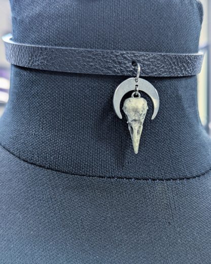 Mystery Creation Choker Raven Moon weiß