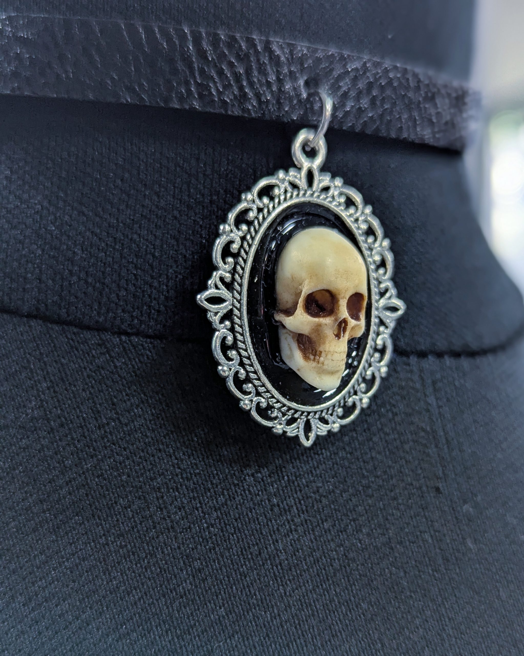 Mystery Creation Camee Choker Totenschädel natur – Bild 3