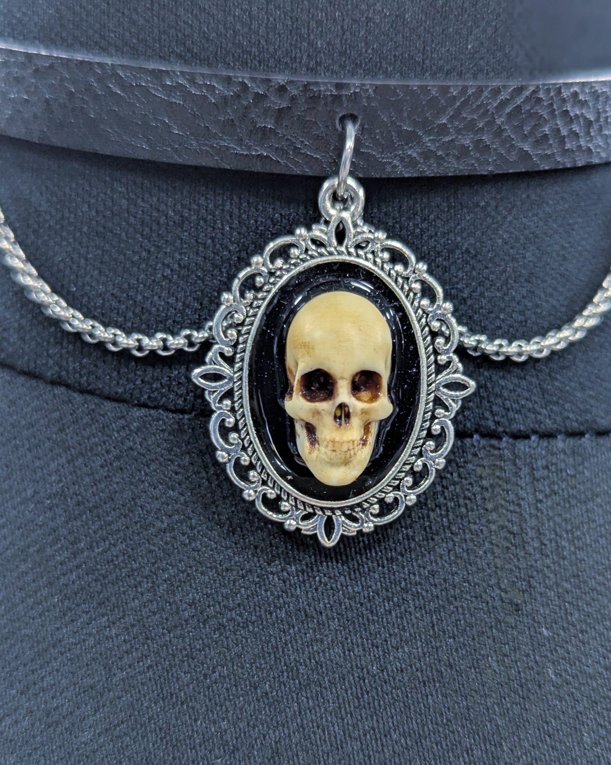 Mystery Creation Camee Choker Totenschädel mit Ketten natur – Bild 2