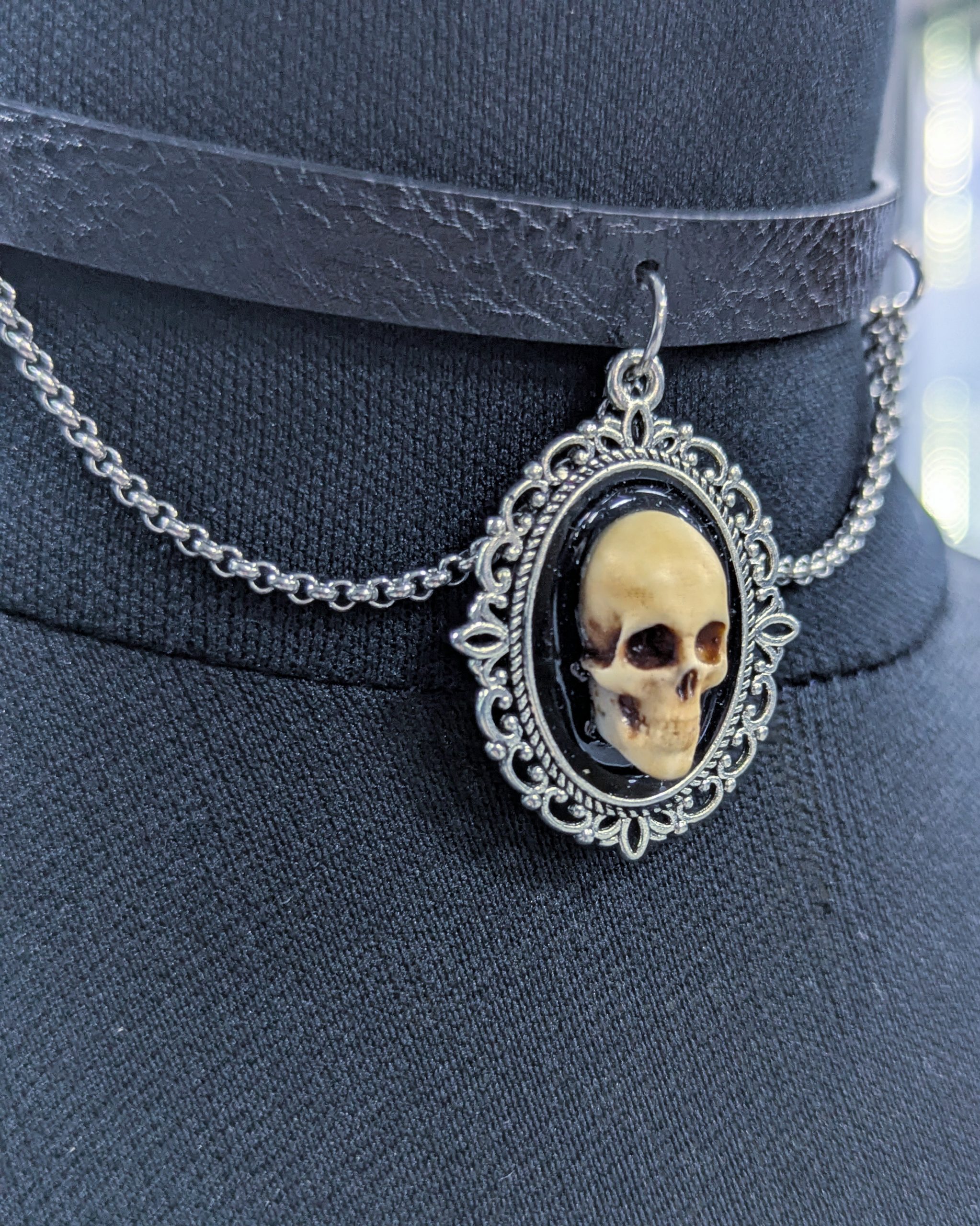 Mystery Creation Camee Choker Totenschädel mit Ketten natur – Bild 3