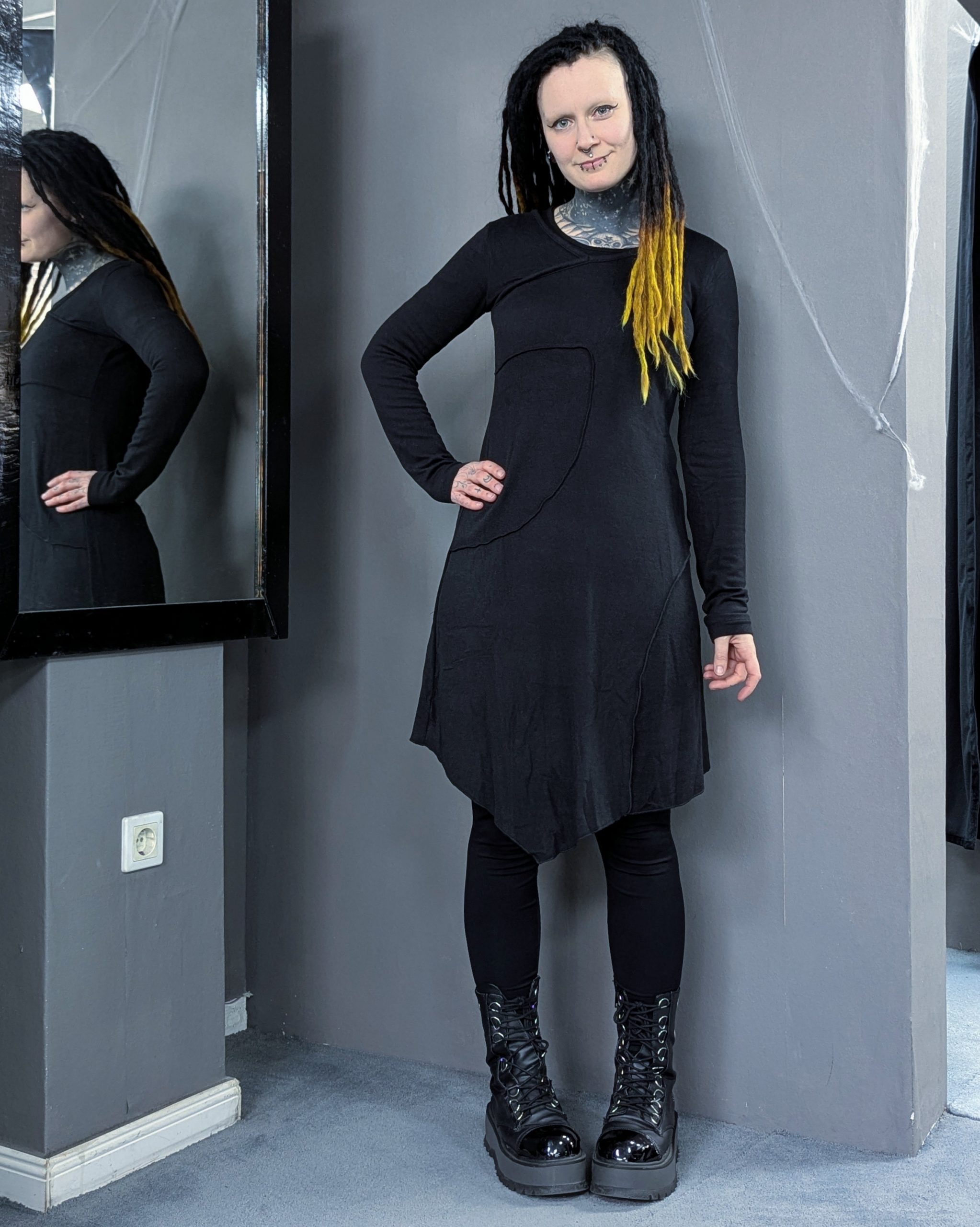 Yama Longsleeve Dress