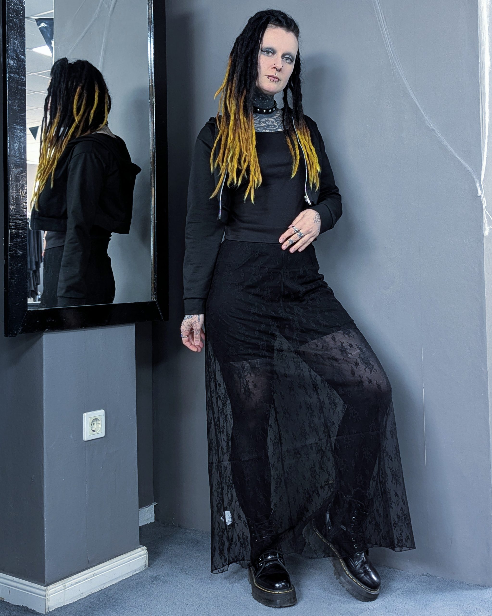 Ceres Lace Maxi Skirt - Image 2