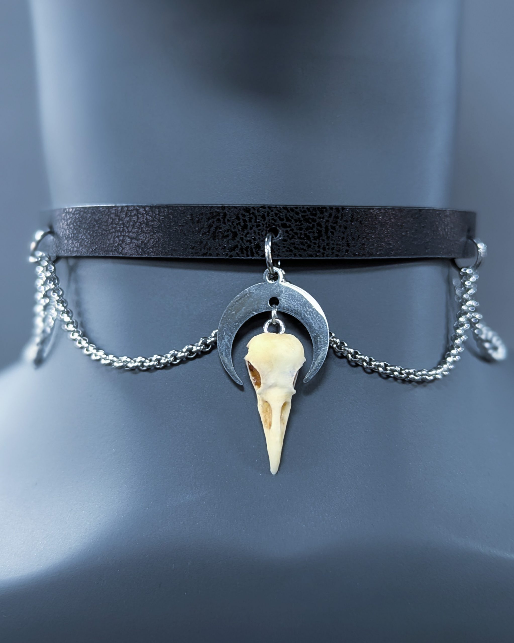 Mystery Creation Choker Raven Moon mit Ketten natur