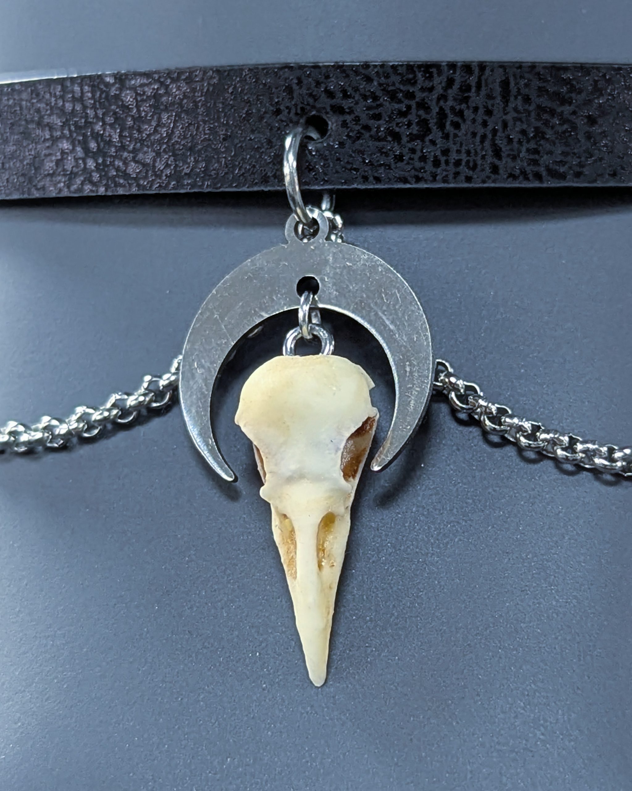 Mystery Creation Choker Raven Moon mit Ketten natur – Bild 3