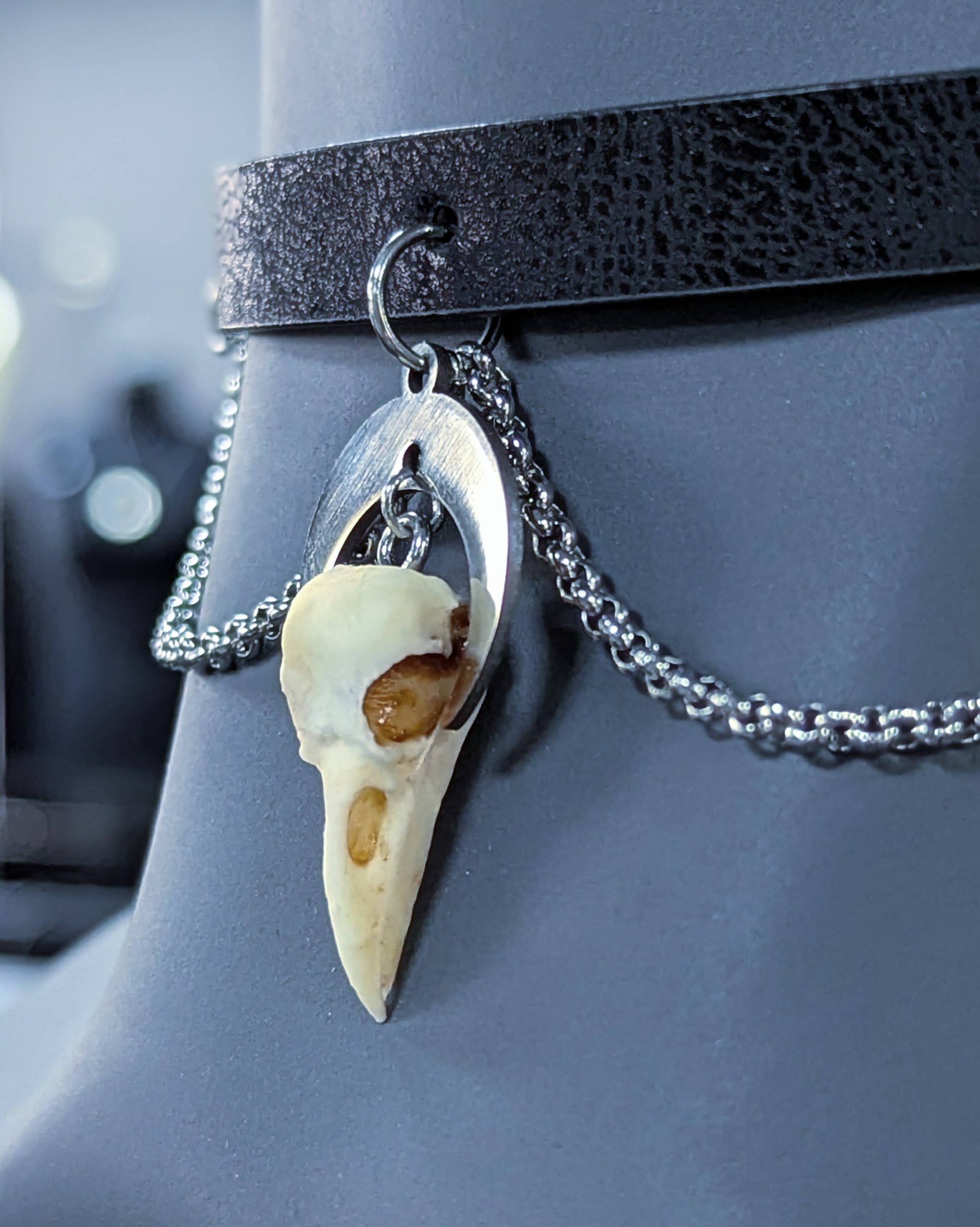 Mystery Creation Choker Raven Moon mit Ketten natur – Bild 4