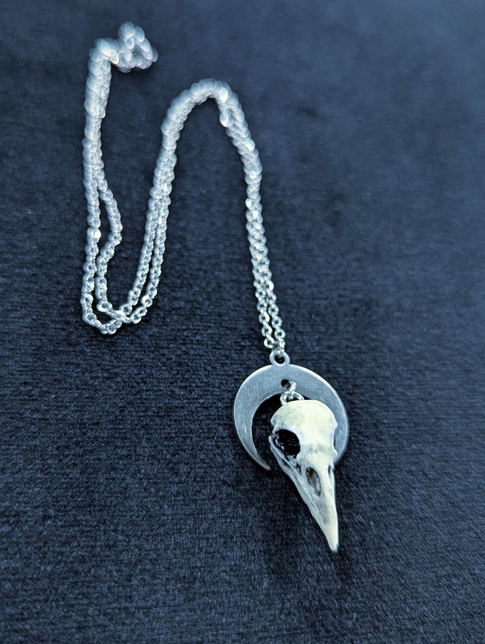 Mystery Creation Necklace Raven Moon weiß