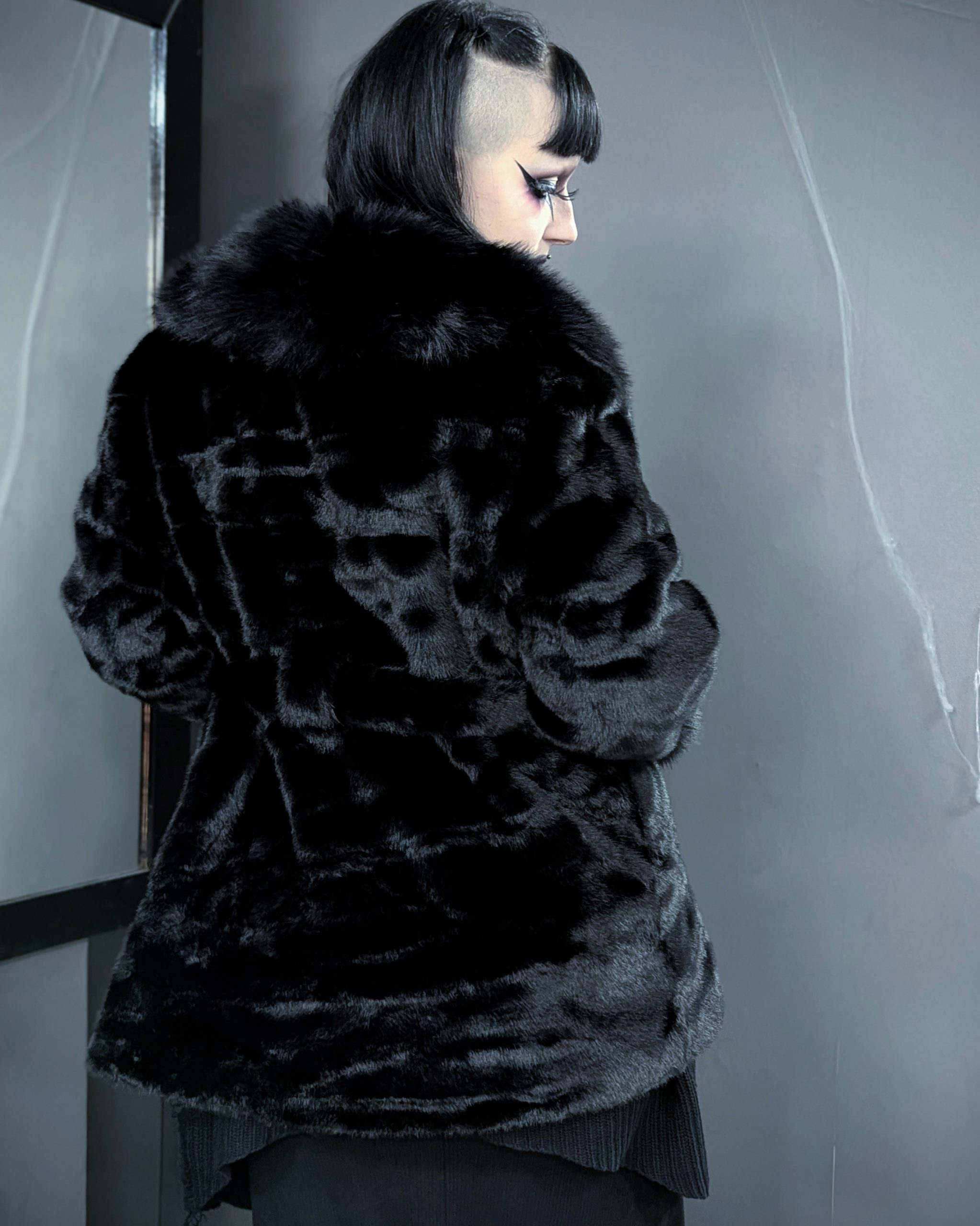 Dum Furrure Coat – Bild 4