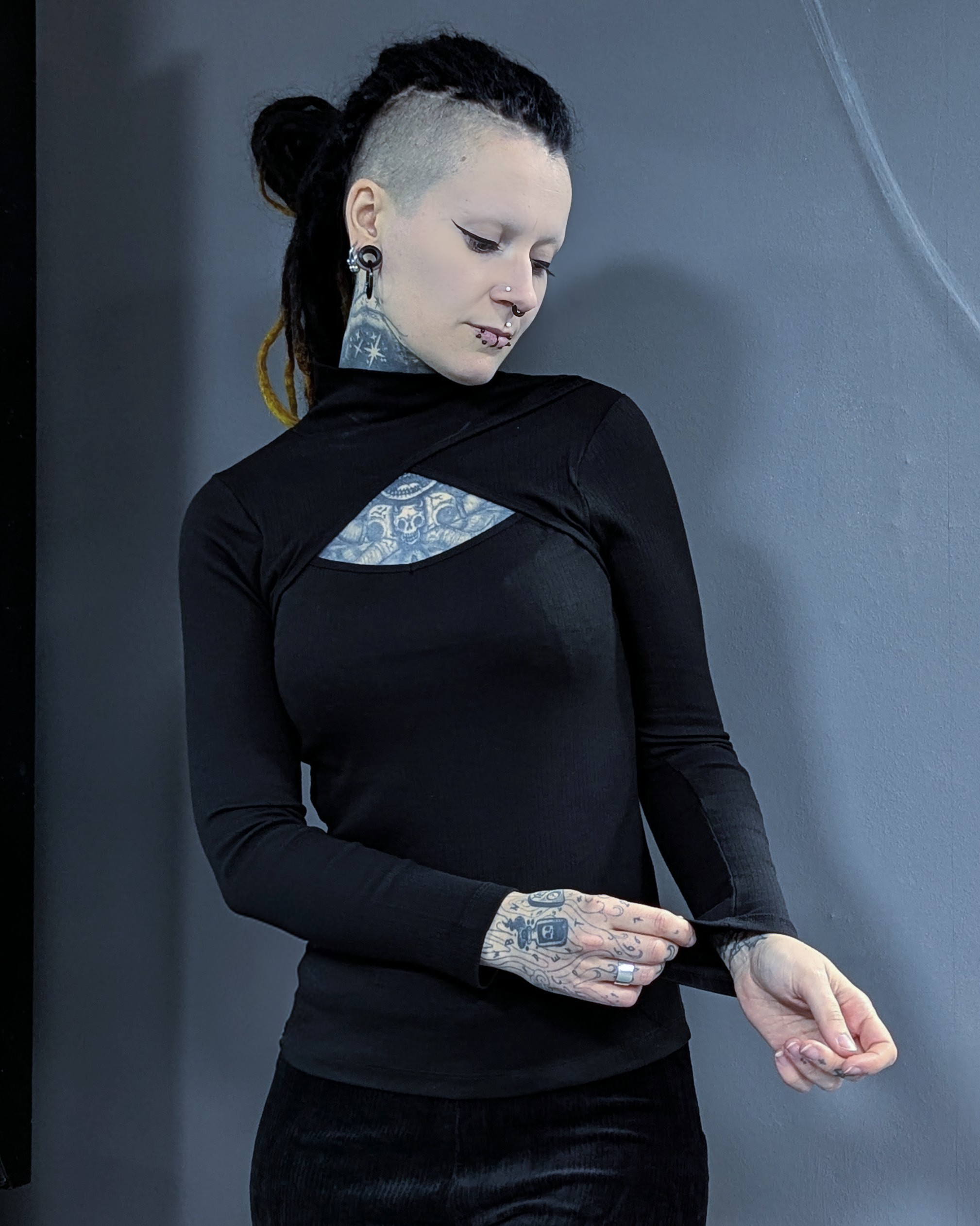 Cara Crossed Longsleeve